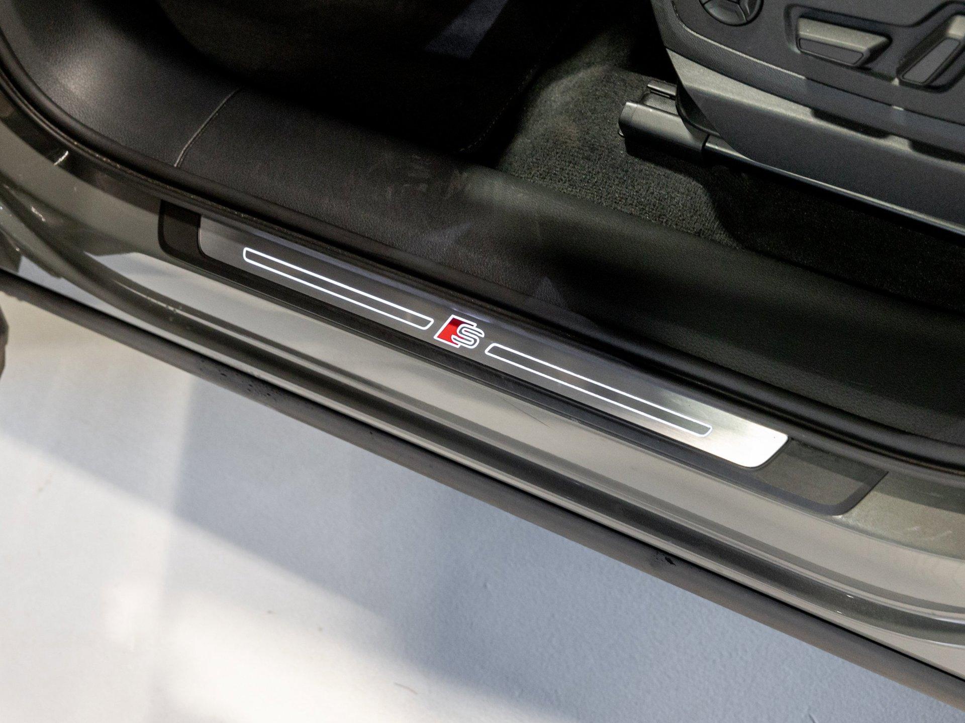 Foto van Audi Q8 Sportback 50 E-tron