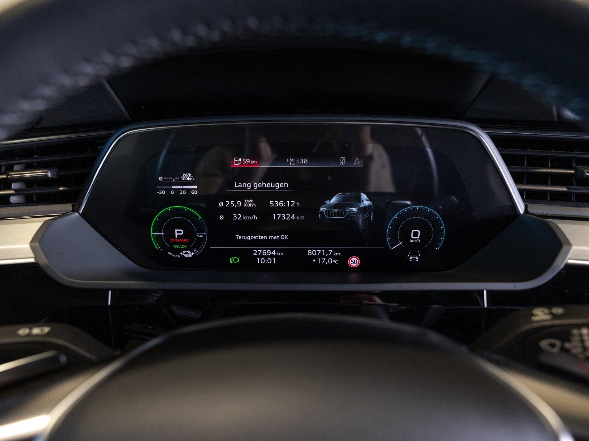 Foto van Audi Q8 Sportback 50 E-tron