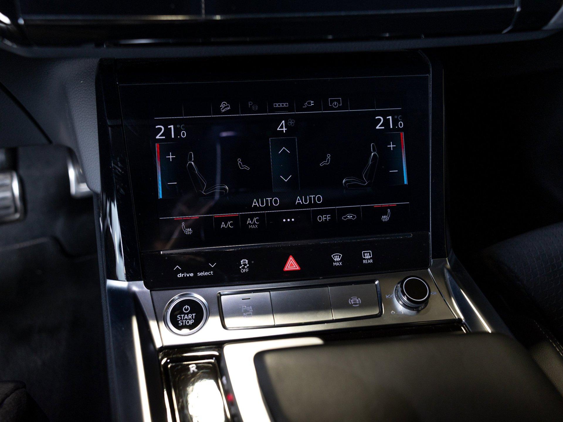 Foto van Audi Q8 Sportback 50 E-tron
