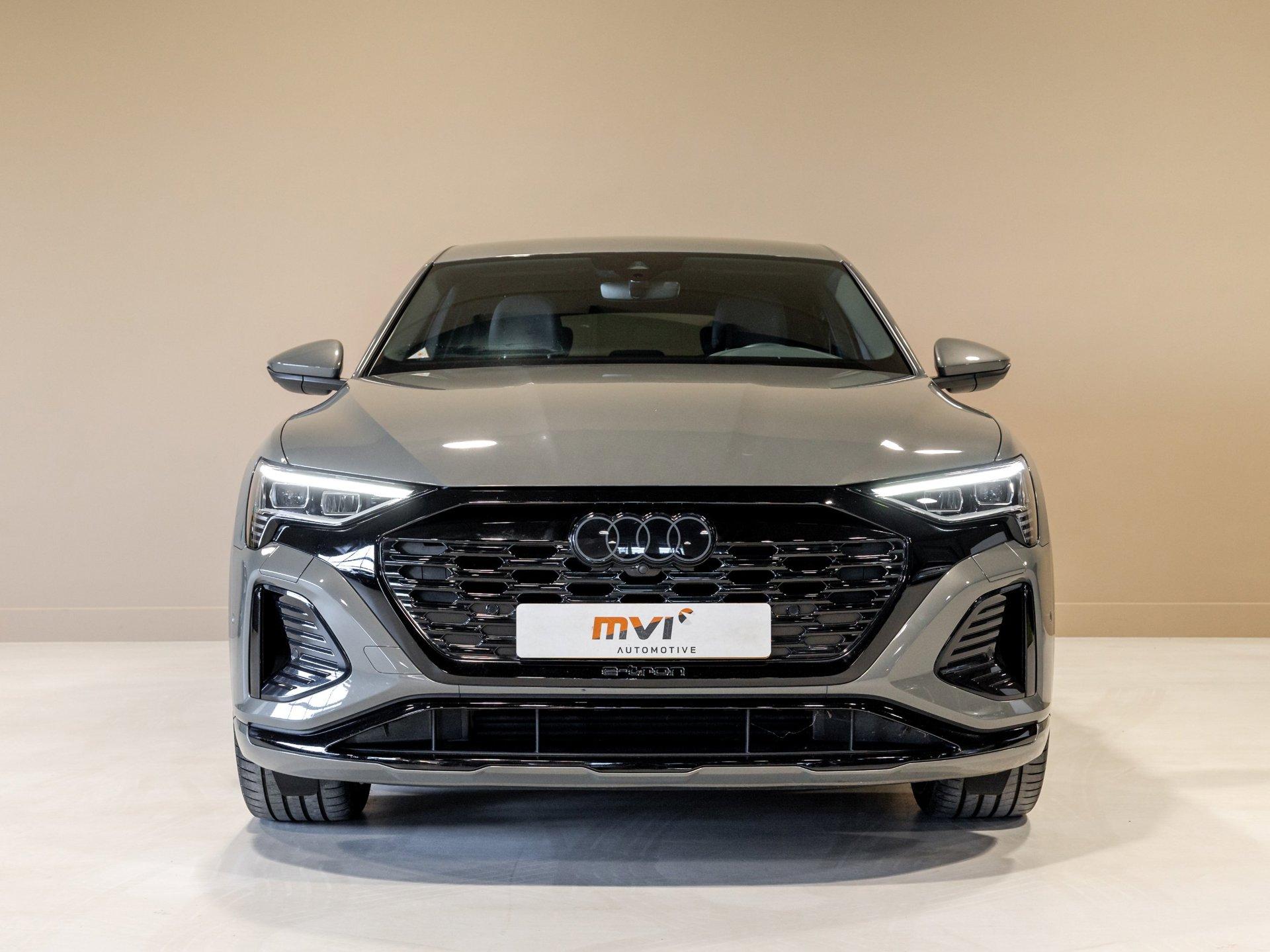 Foto van Audi Q8 Sportback 50 E-tron