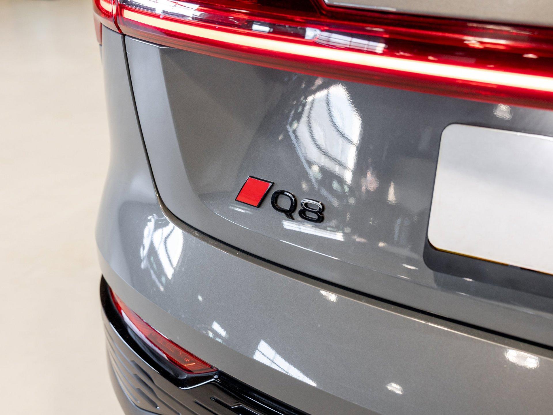 Foto van Audi Q8 Sportback 50 E-tron