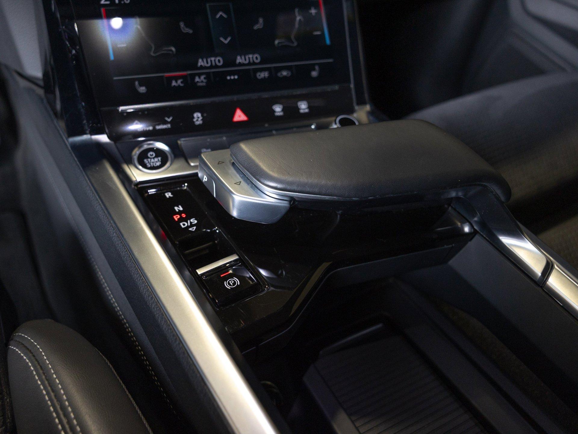 Foto van Audi Q8 Sportback 50 E-tron