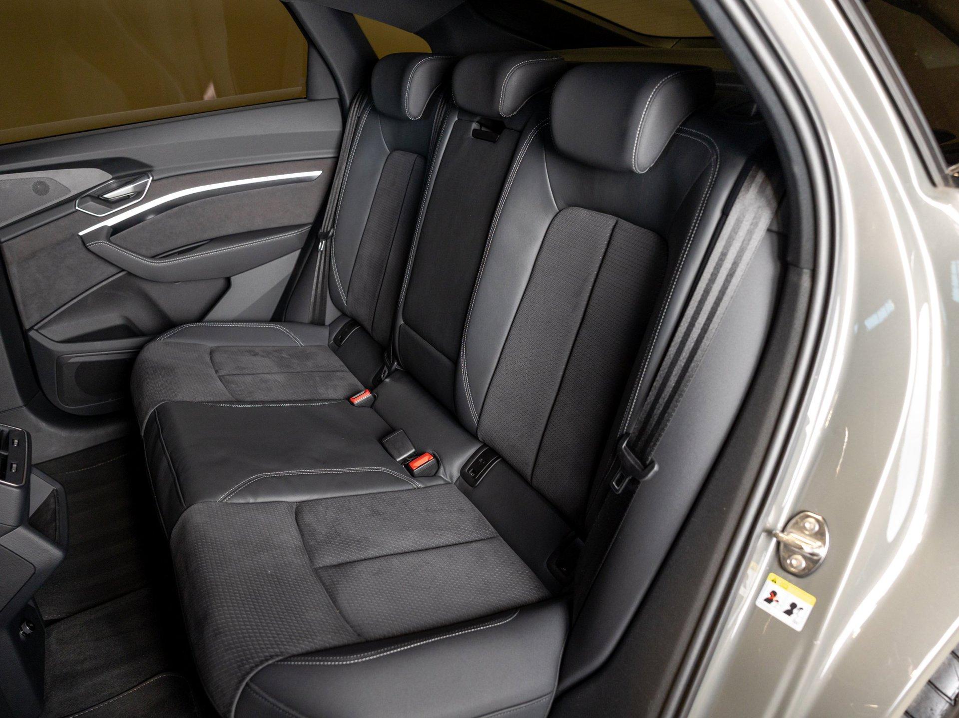 Foto van Audi Q8 Sportback 50 E-tron