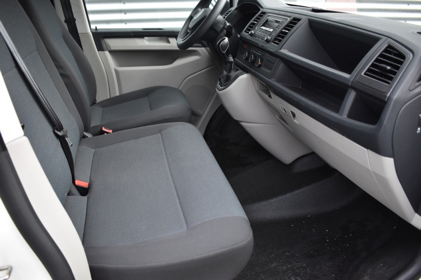 Foto van Volkswagen Abt E-transporter