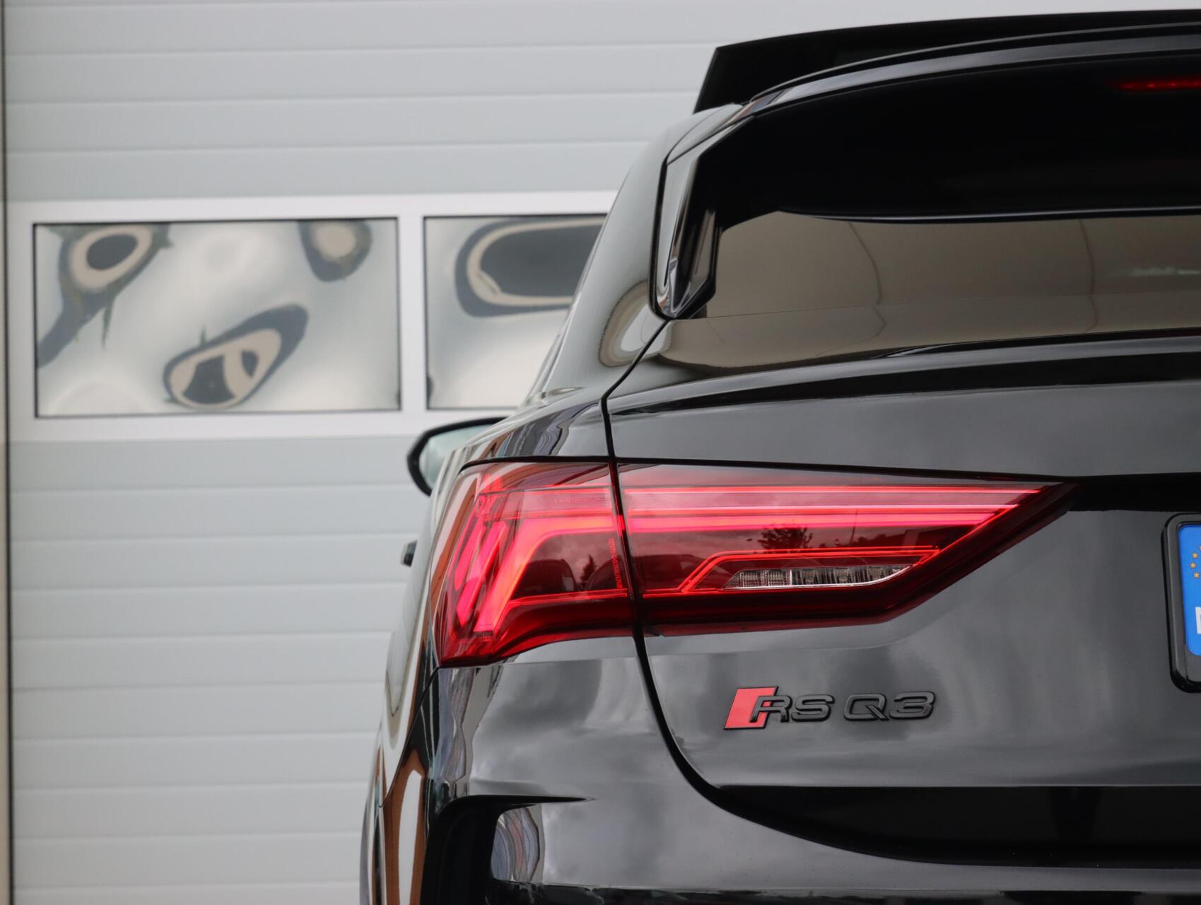 Foto van Audi RS Q3 Sportback