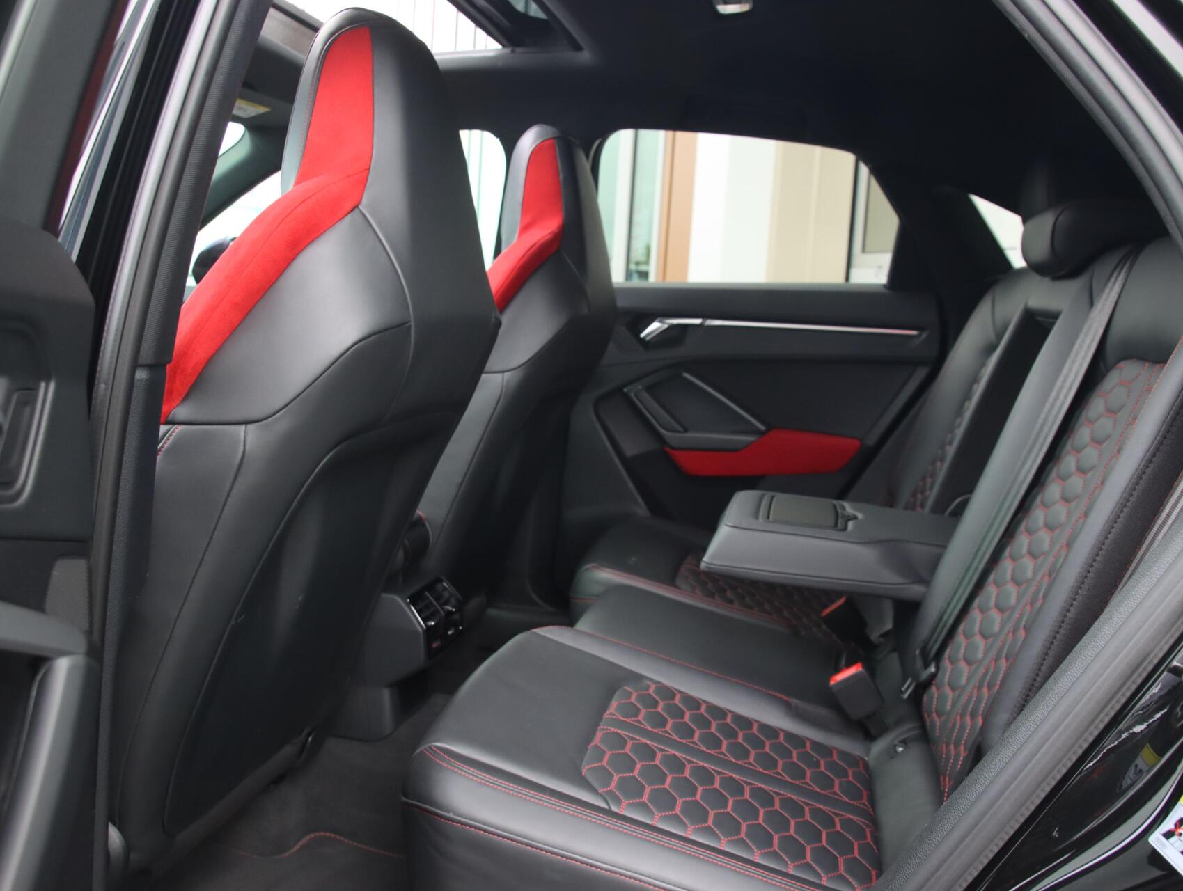 Foto van Audi RS Q3 Sportback