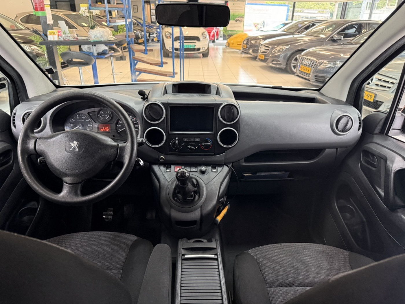 Foto van Peugeot Partner