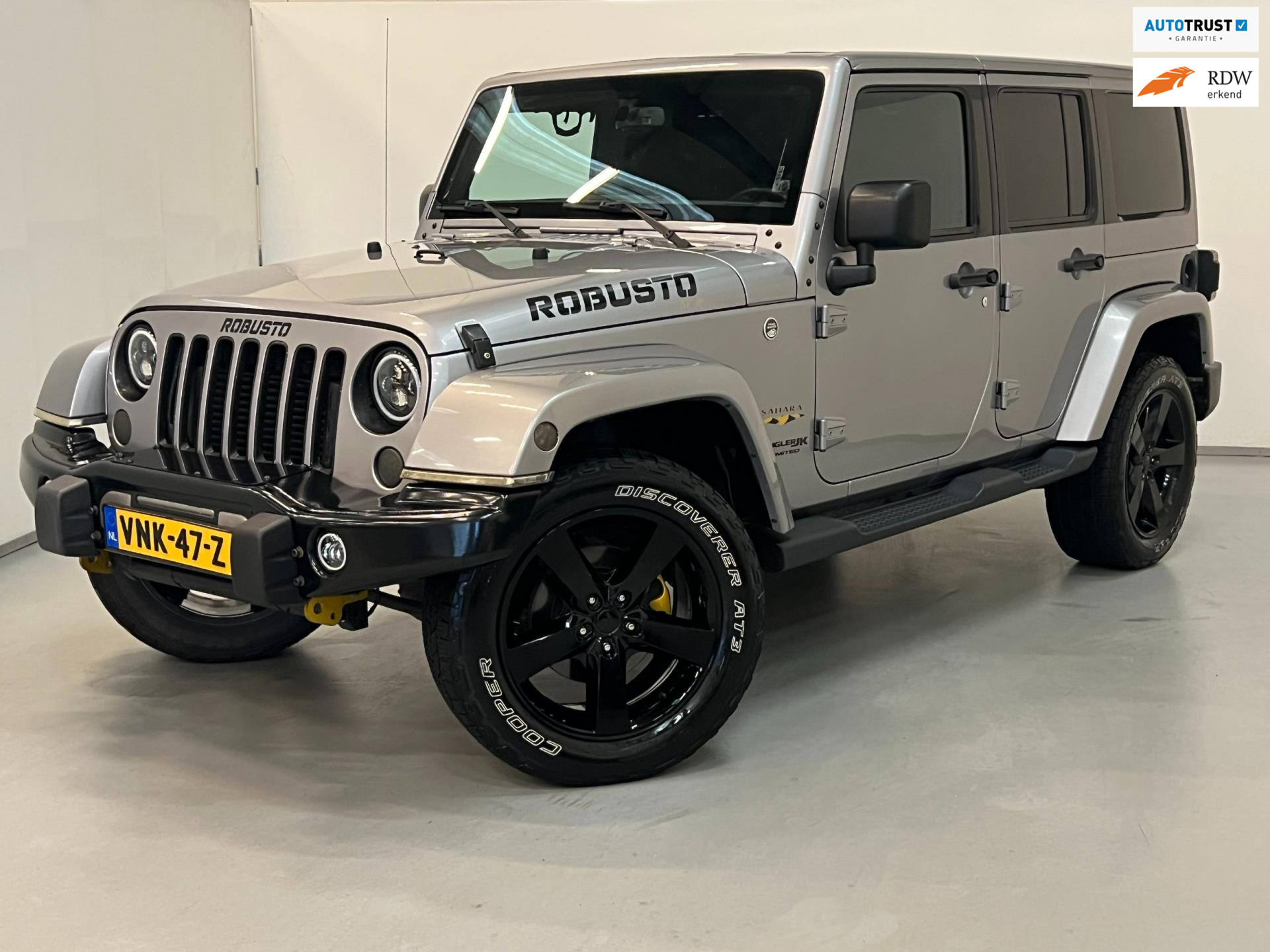 Jeep Wrangler JK Unlimited 2.8 CRD Night Eagle Sahara Van / Marge / Trekhaak 2019 - voorkant