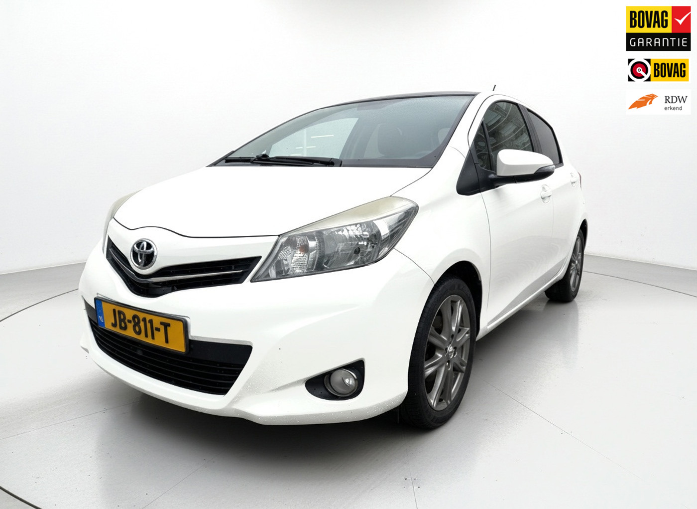 Toyota Toyota Yaris 1.3 VVT-i Comfort|Panoramadak|Camera|UNIEK! | 2011 - voorkant