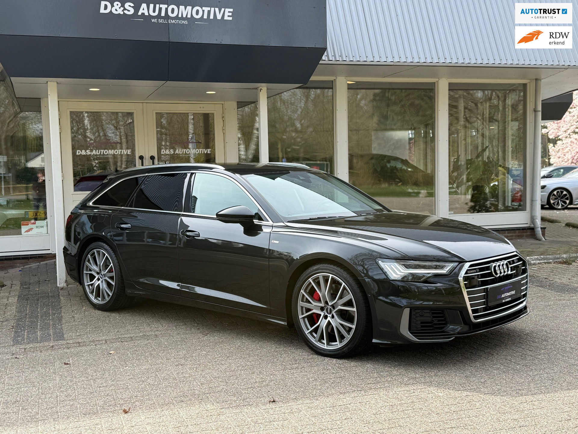 Audi A6 Avant 55 TFSI E 55 TFSI e quattro Competition 3x S-Line hud/leer/matrix/trekh 2020 - voorkant