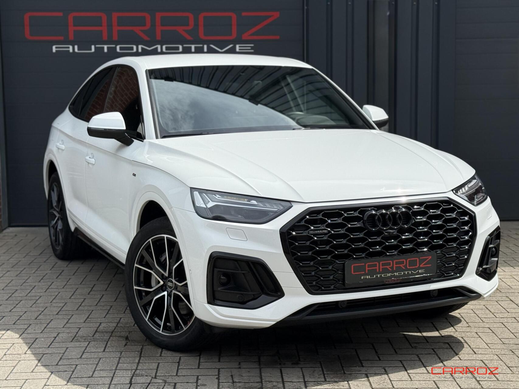 Audi Q5 50 TFSI e S Line Matrix ACC 360 CarPlay Trekhaak 2023 - voorkant