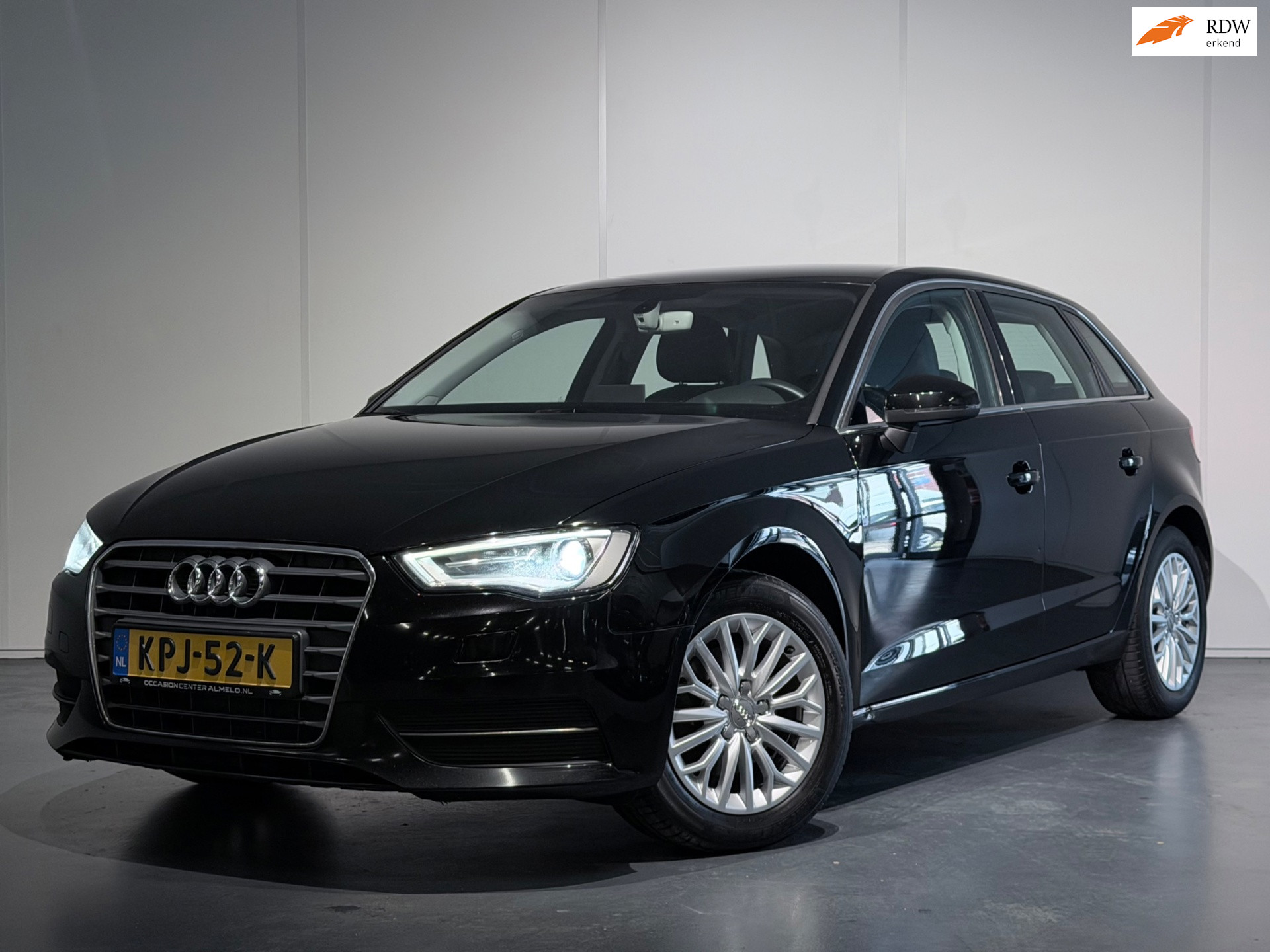 Audi A3 Sportback 1.4 TFSI Adrenalin /Clima/Cruise/PDC/LED/LMV/Leer 2016 - voorkant