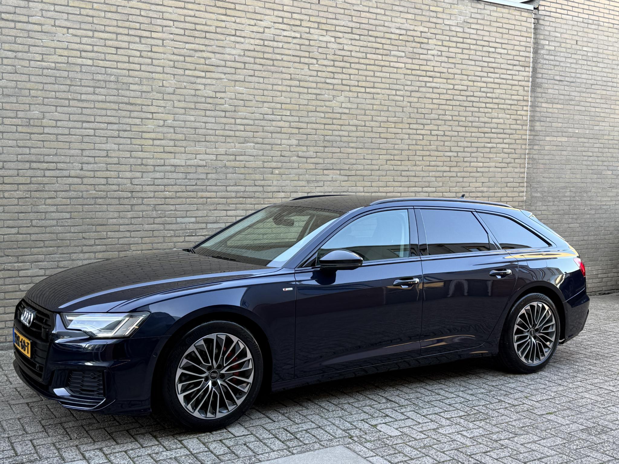 Foto van Audi A6 Avant 55 TFSI E
