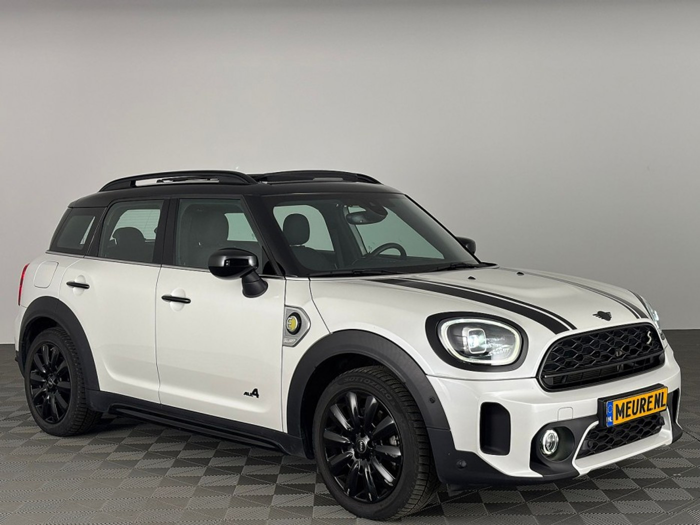 Mini Countryman 1.5 Cooper S E ALL4 Yours | LEDER | PANORAMADAK | harman/kardon | EL. Stoelen *SOH 96.3%* *LET OP, DONDERDAG 10 SEPT. GESLOTEN!* 2024 - voorkant