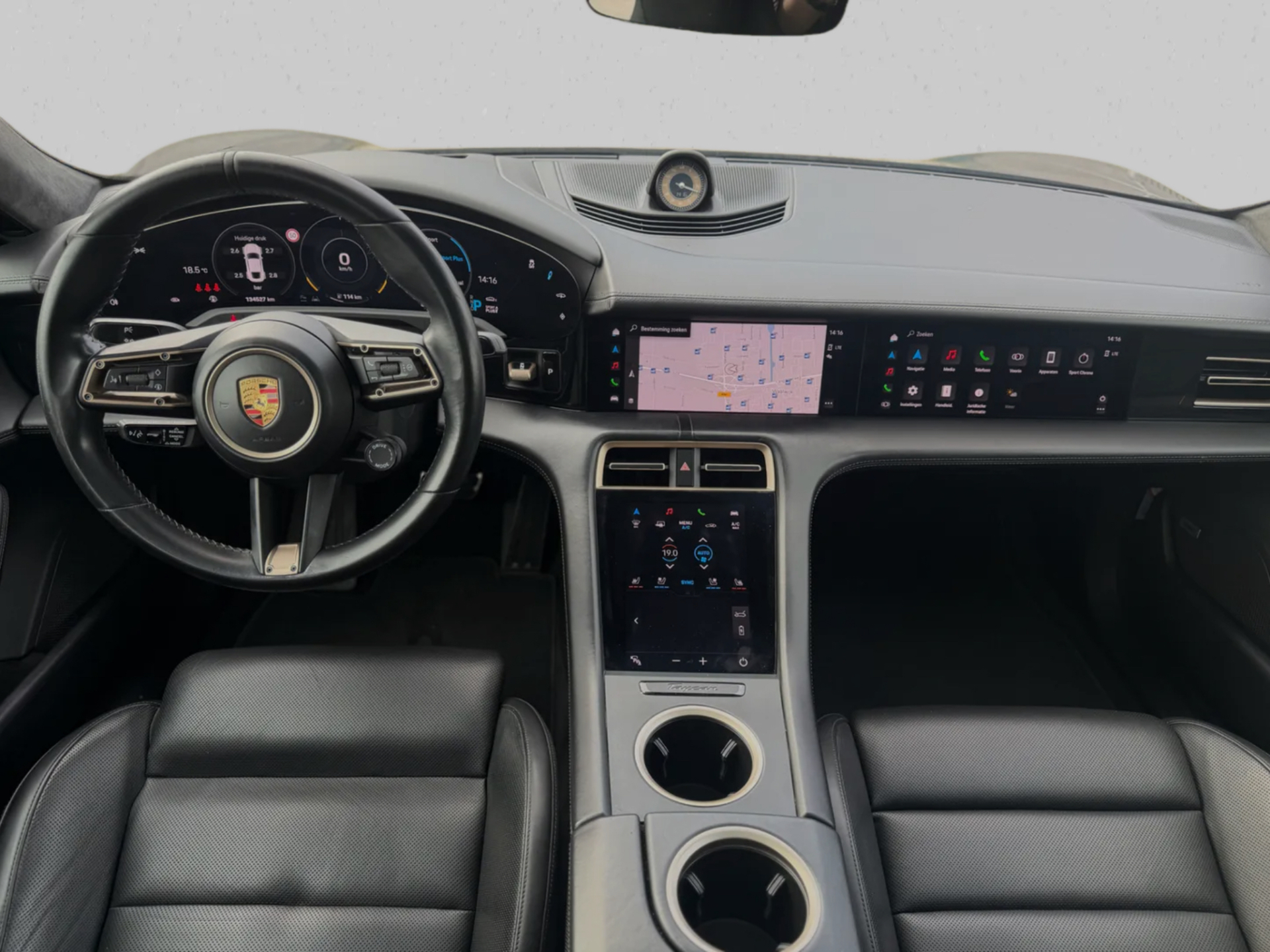 Foto van Porsche Taycan