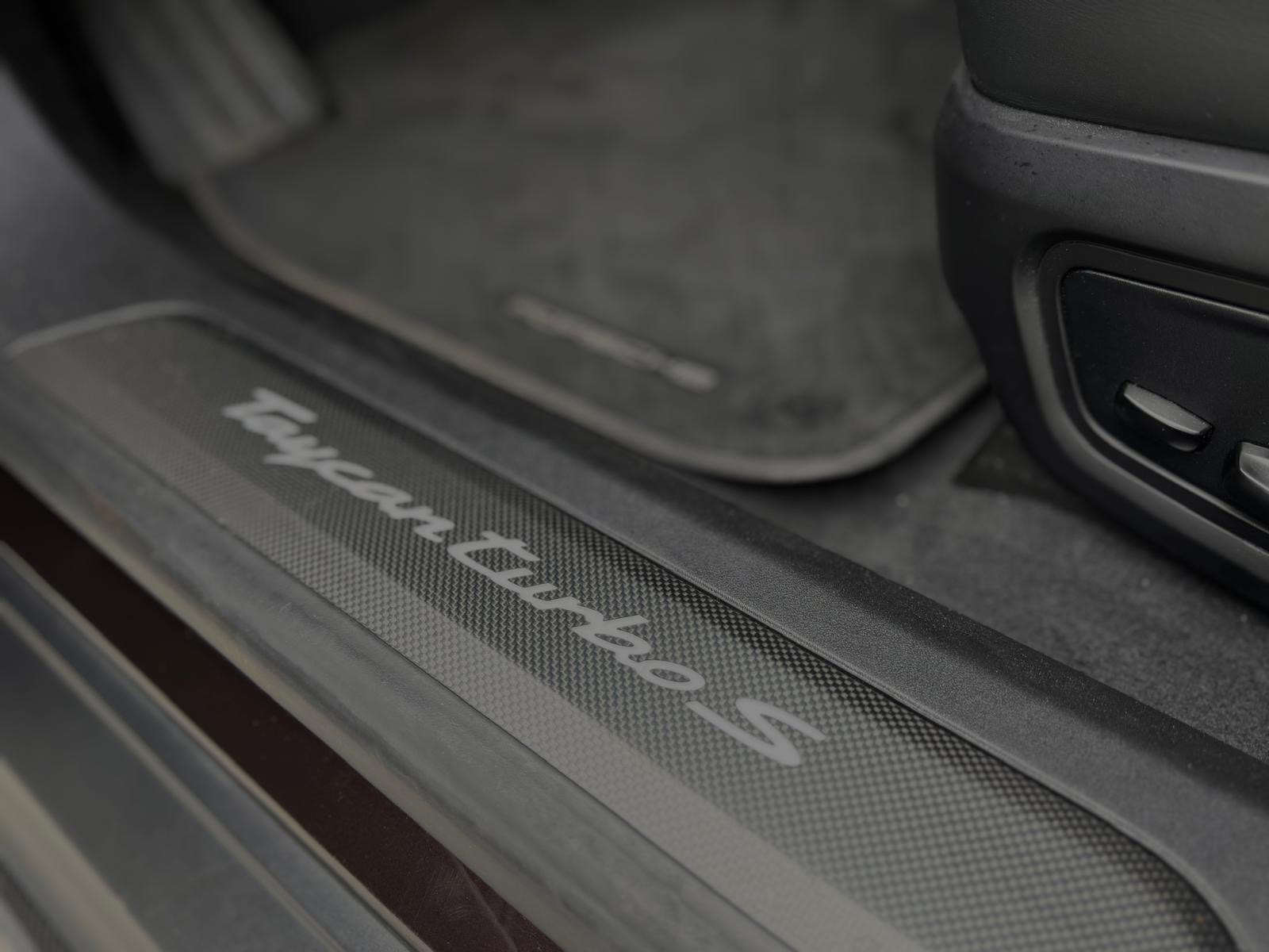 Foto van Porsche Taycan