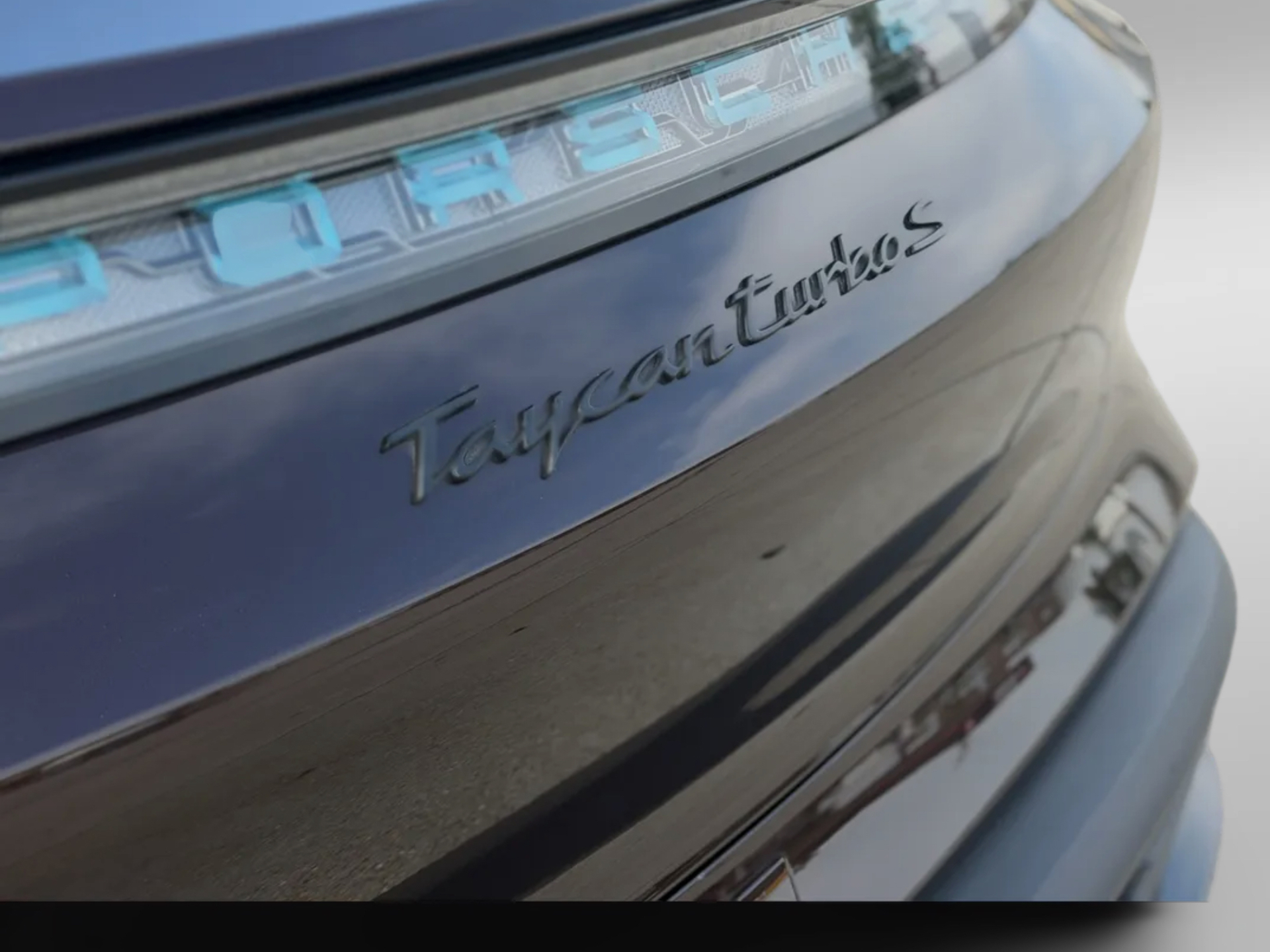 Foto van Porsche Taycan