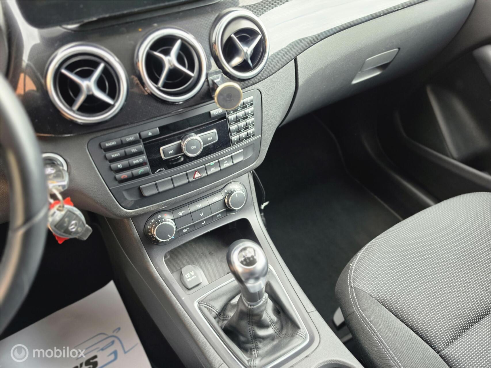 Foto van Mercedes-Benz B 200