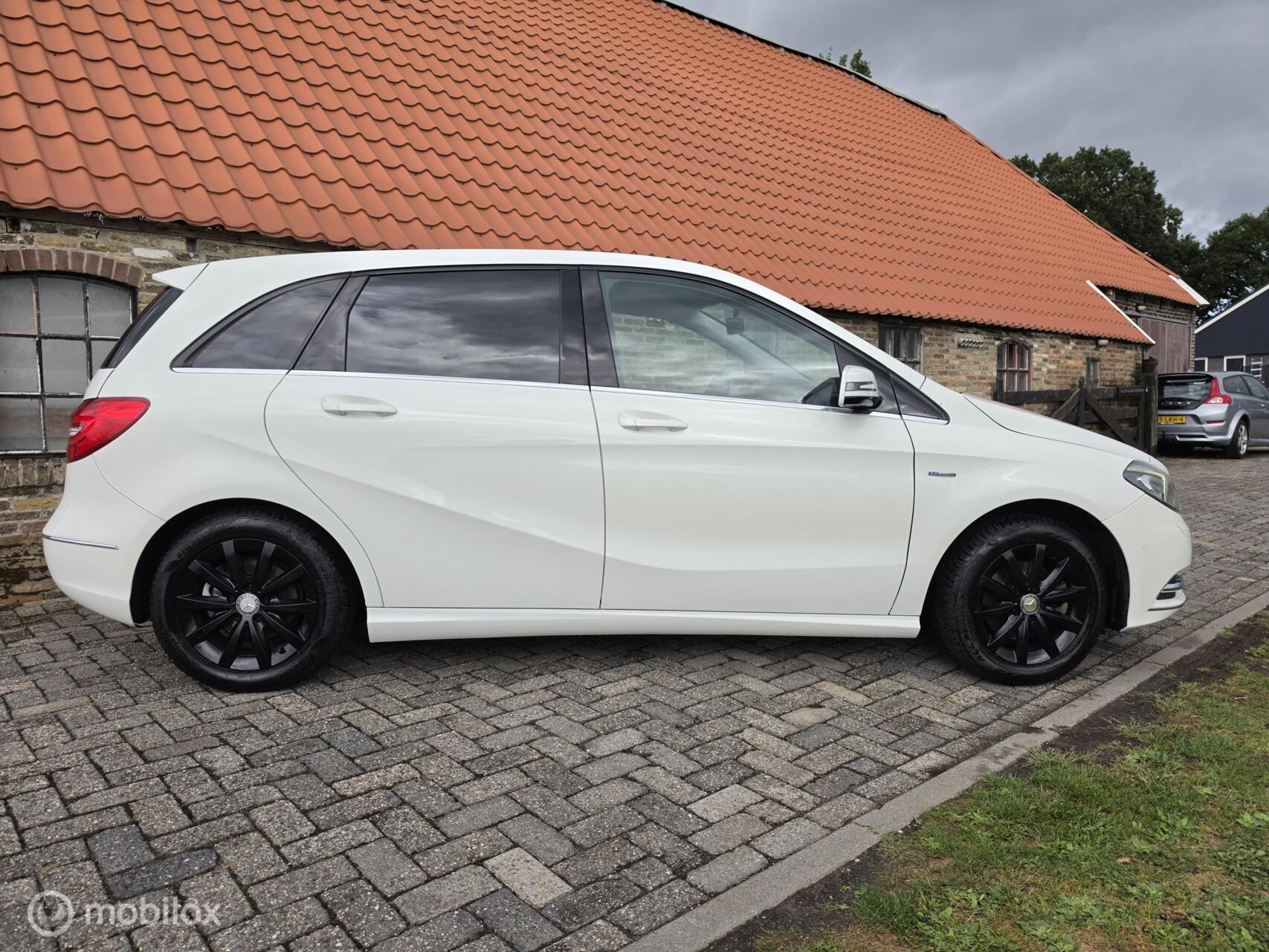 Foto van Mercedes-Benz B 200
