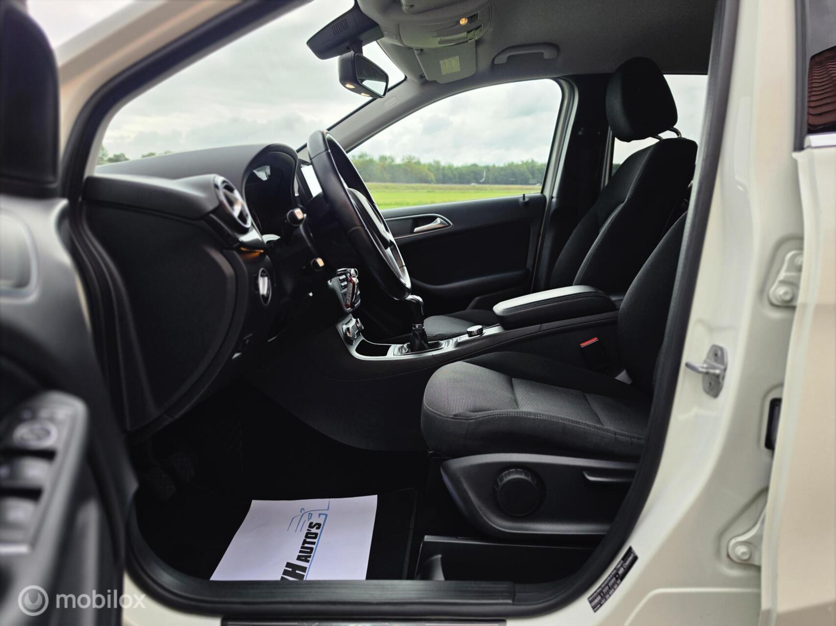 Foto van Mercedes-Benz B 200