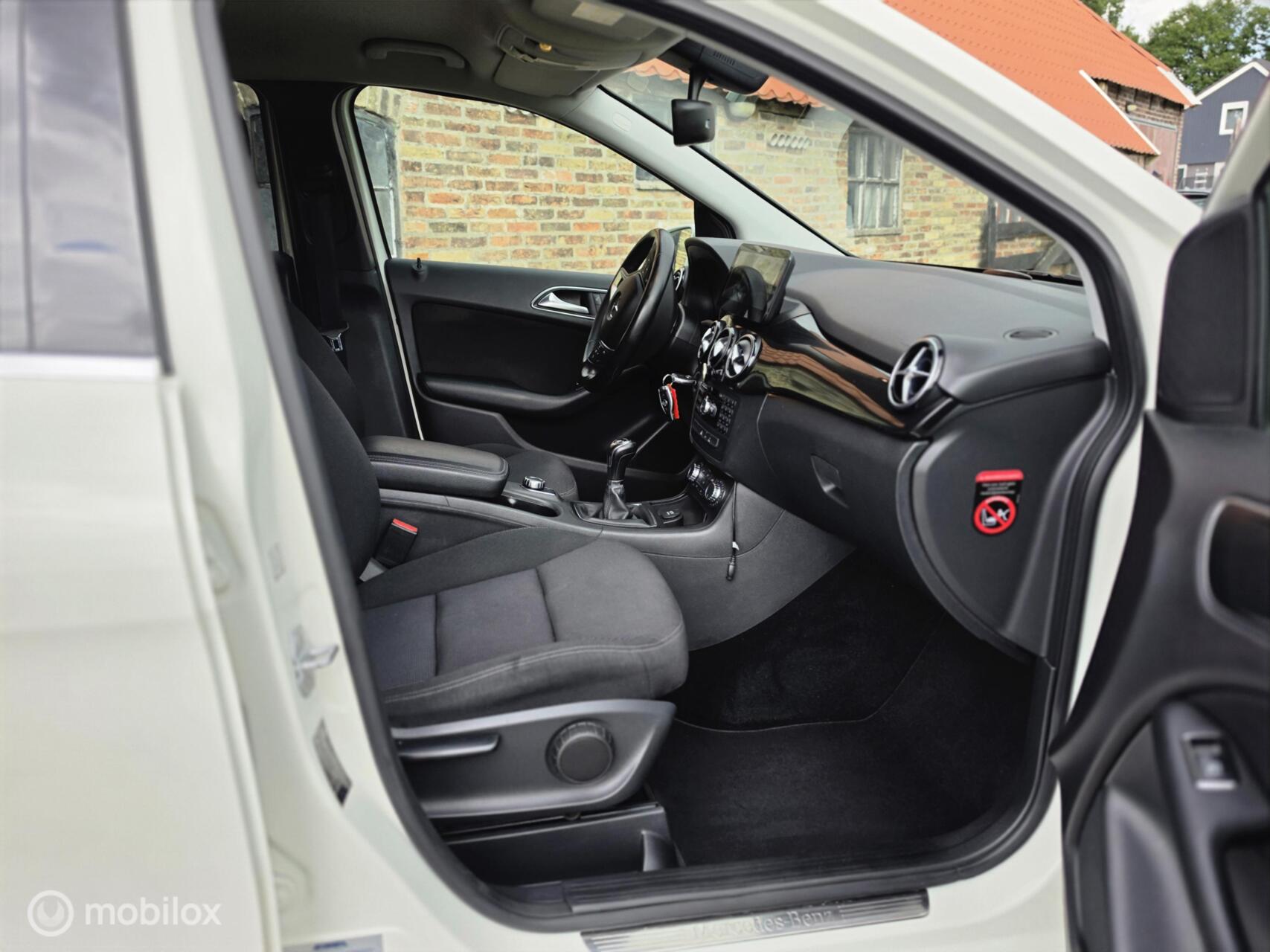 Foto van Mercedes-Benz B 200