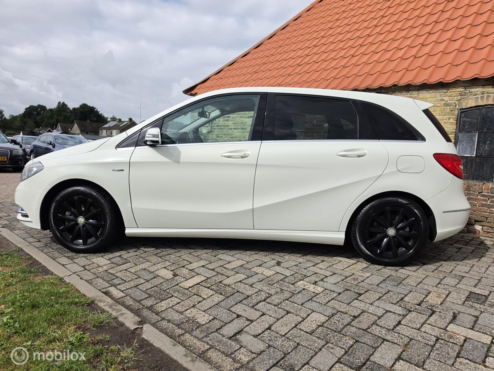 Foto van Mercedes-Benz B 200