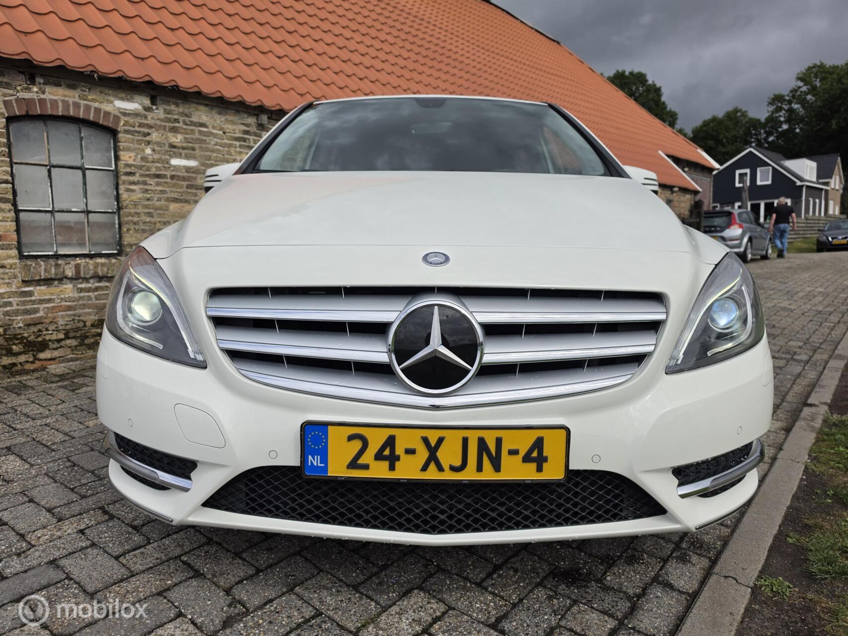 Foto van Mercedes-Benz B 200