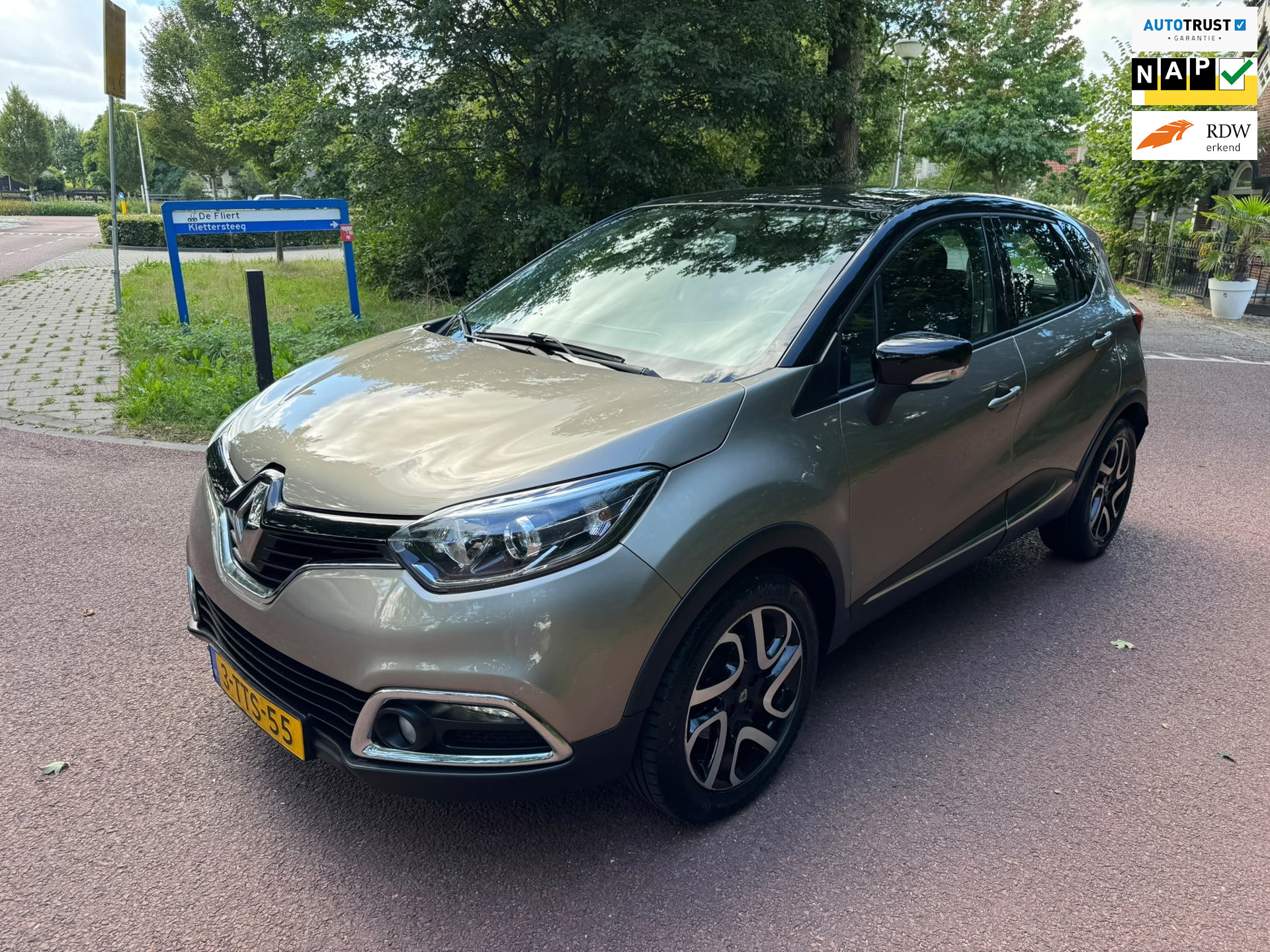 Renault Captur 1.2 TCe Dynamique / Navi / Camera / Automaat / led / NAP / Apk / pdc 2014 - voorkant