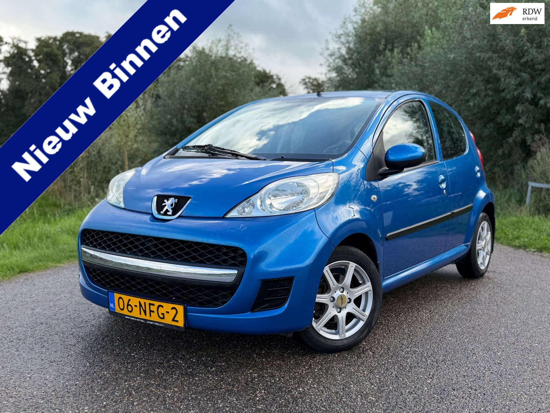 Peugeot Peugeot 107 1.0-12V XS 5DRS AIRCO NAP 68PK LMV GOED ONDERHOUDEN 2010 - voorkant
