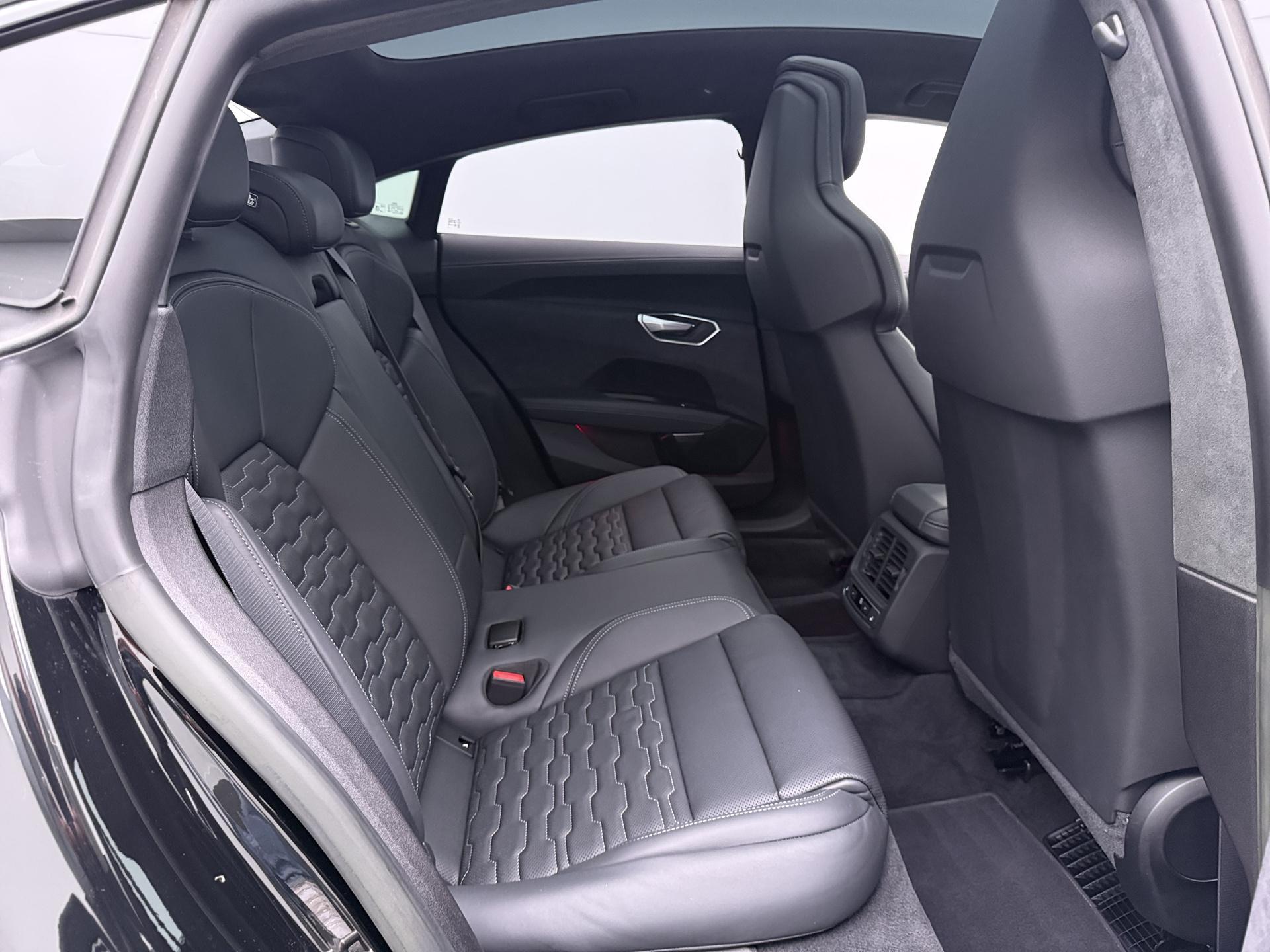 Foto van Audi E-tron GT