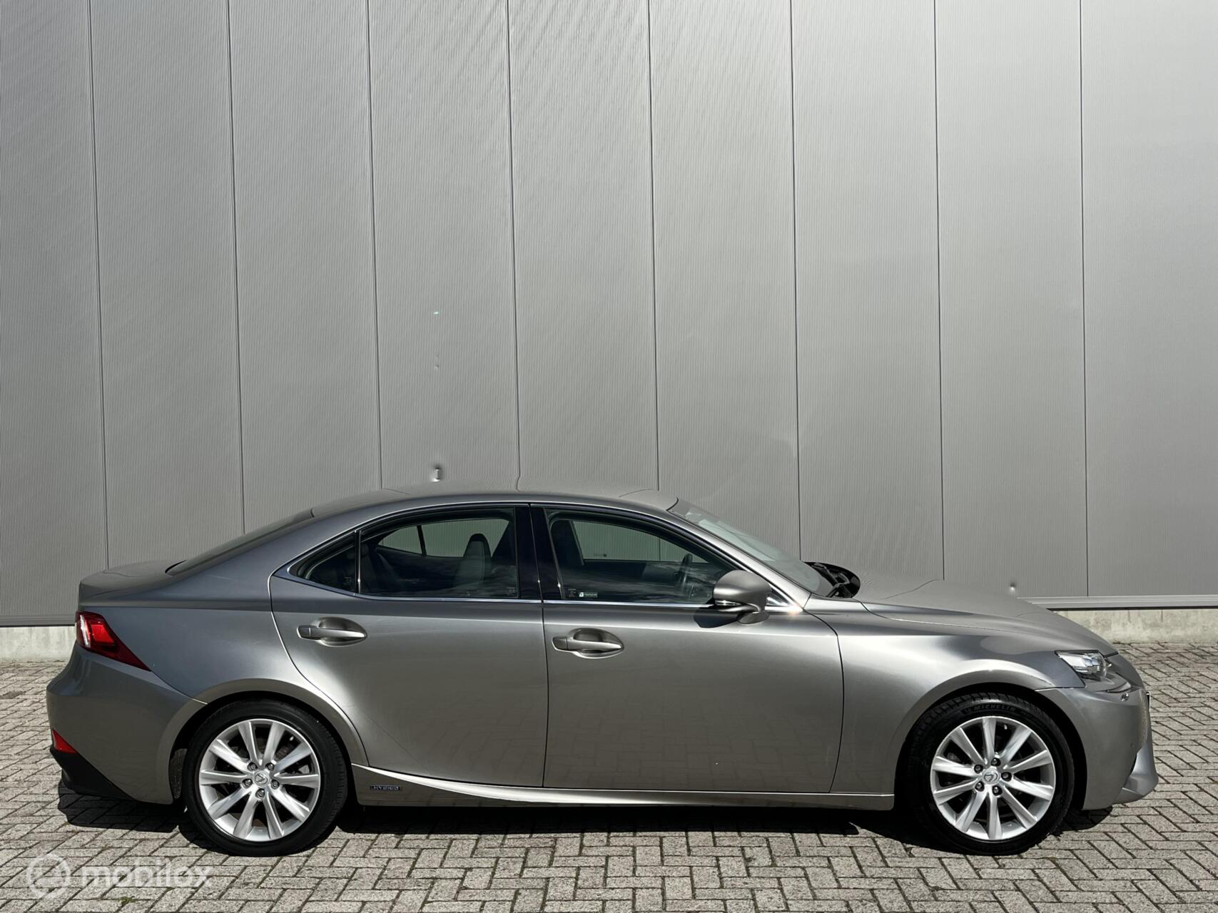 Foto van Lexus Lexus Is300h