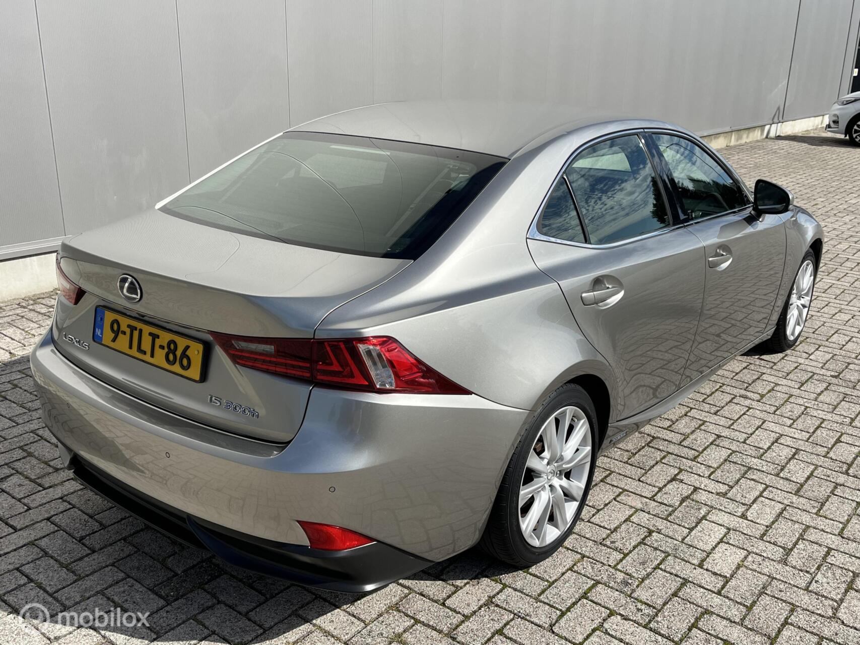 Foto van Lexus Lexus Is300h