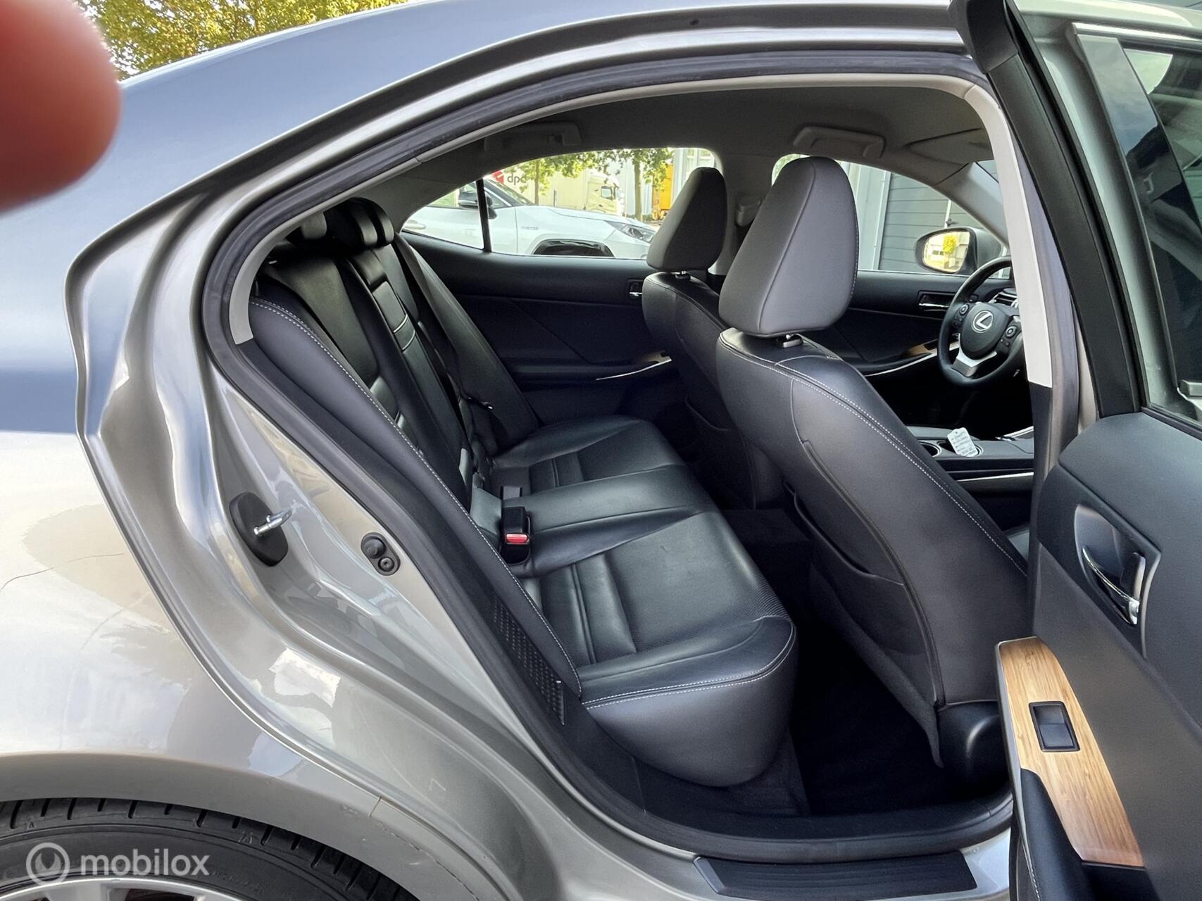 Foto van Lexus Lexus Is300h