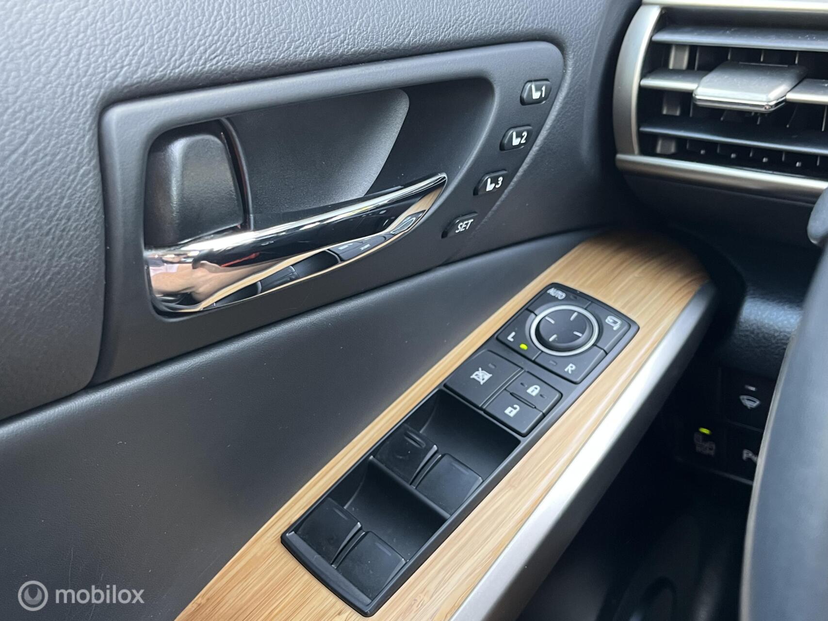 Foto van Lexus Lexus Is300h