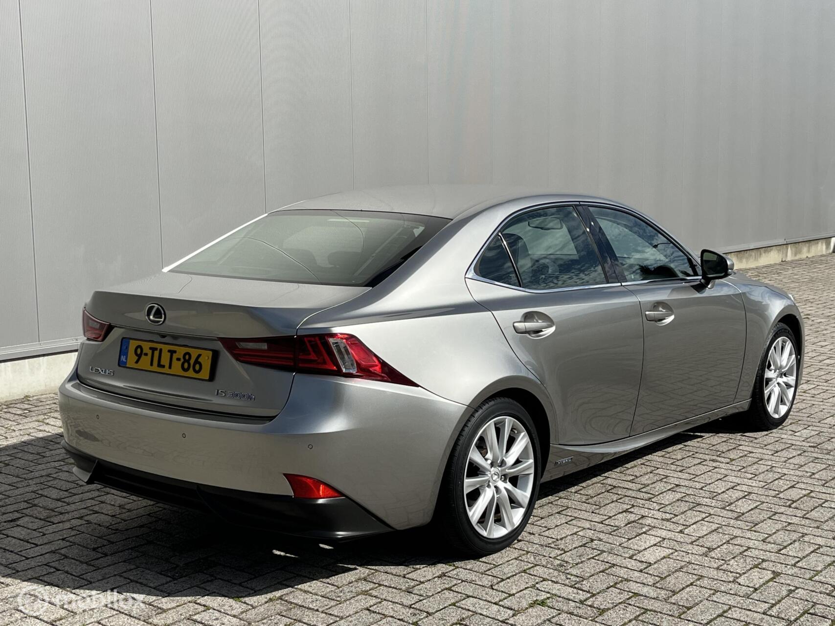 Foto van Lexus Lexus Is300h