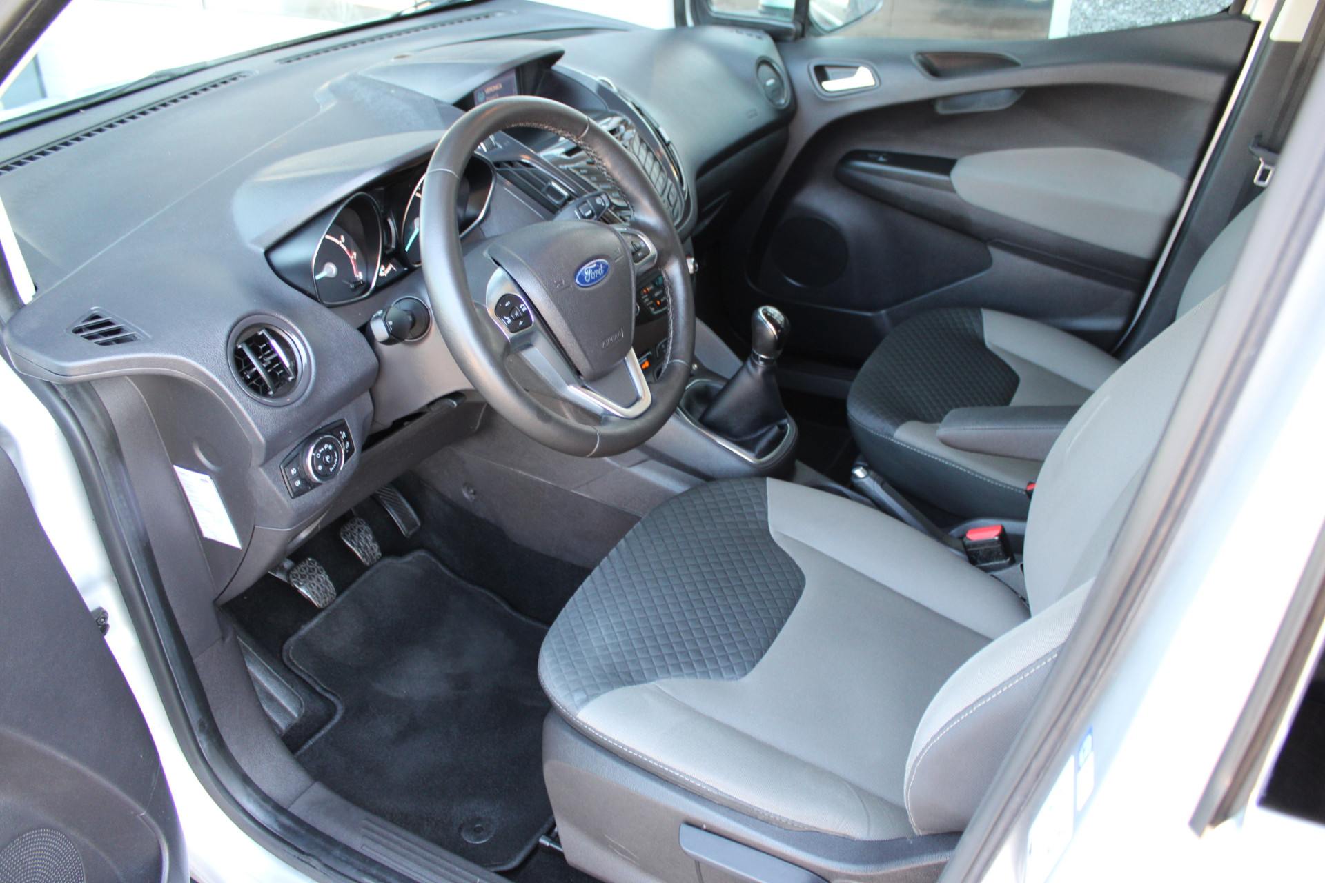 Foto van Ford Tourneo Courier