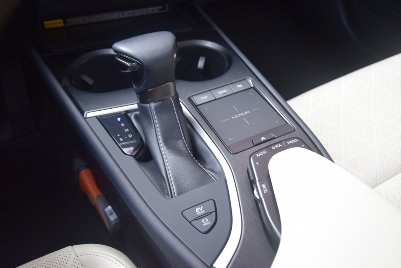 Foto van Lexus Lexus Ux250h