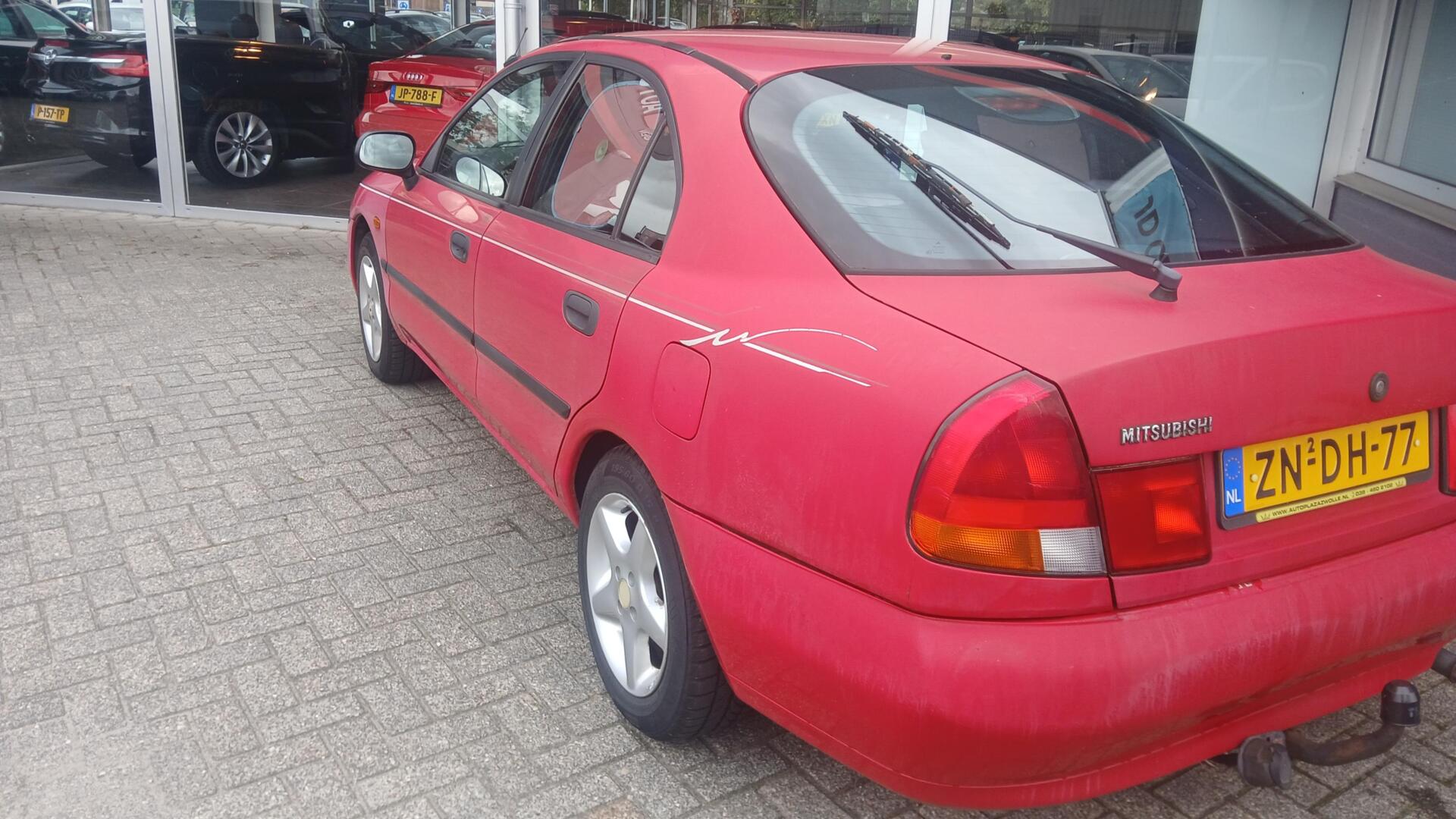 Foto van Mitsubishi Carisma