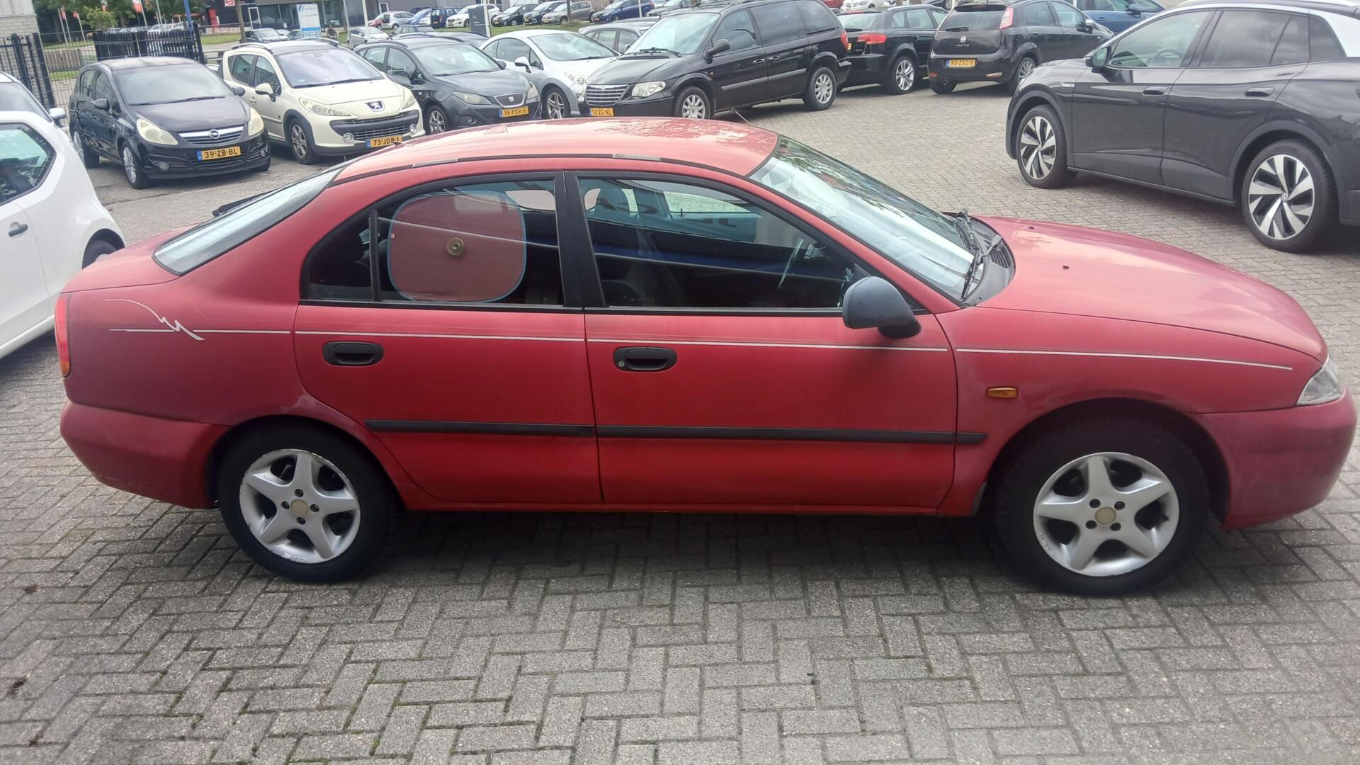 Foto van Mitsubishi Carisma