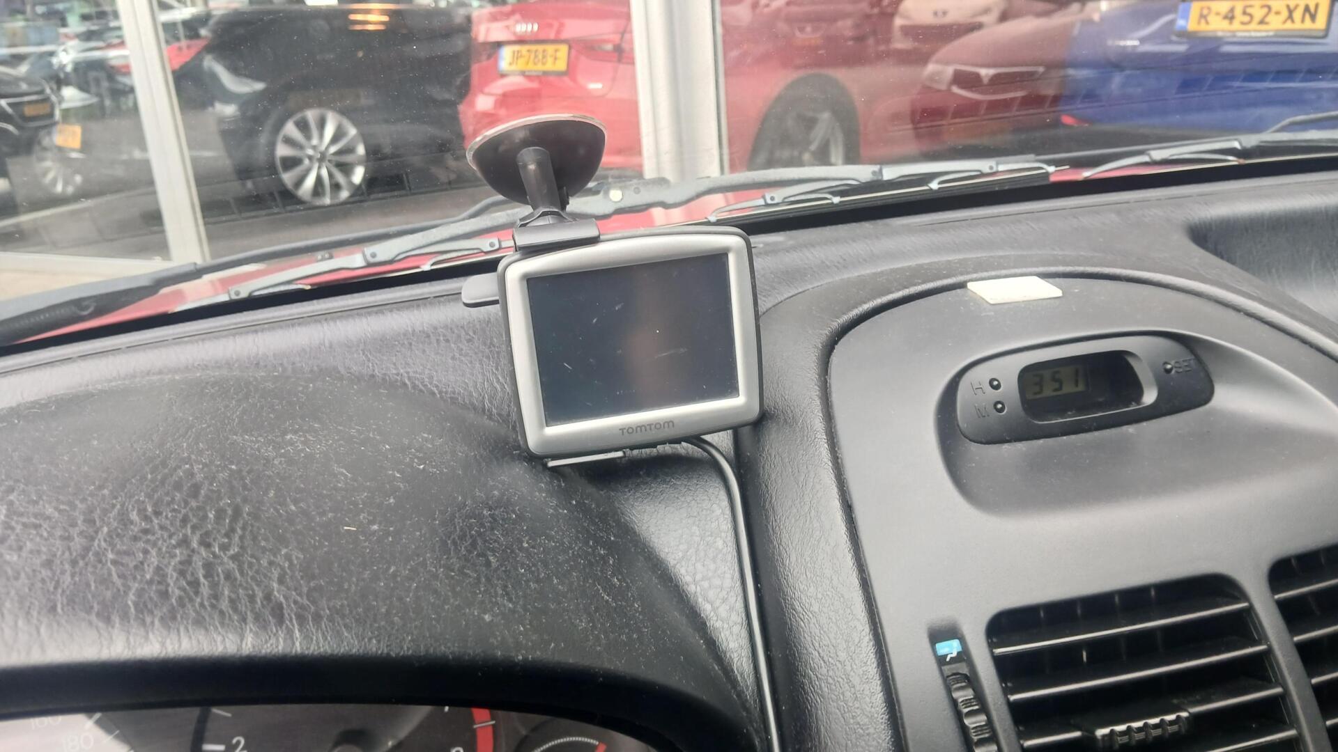Foto van Mitsubishi Carisma