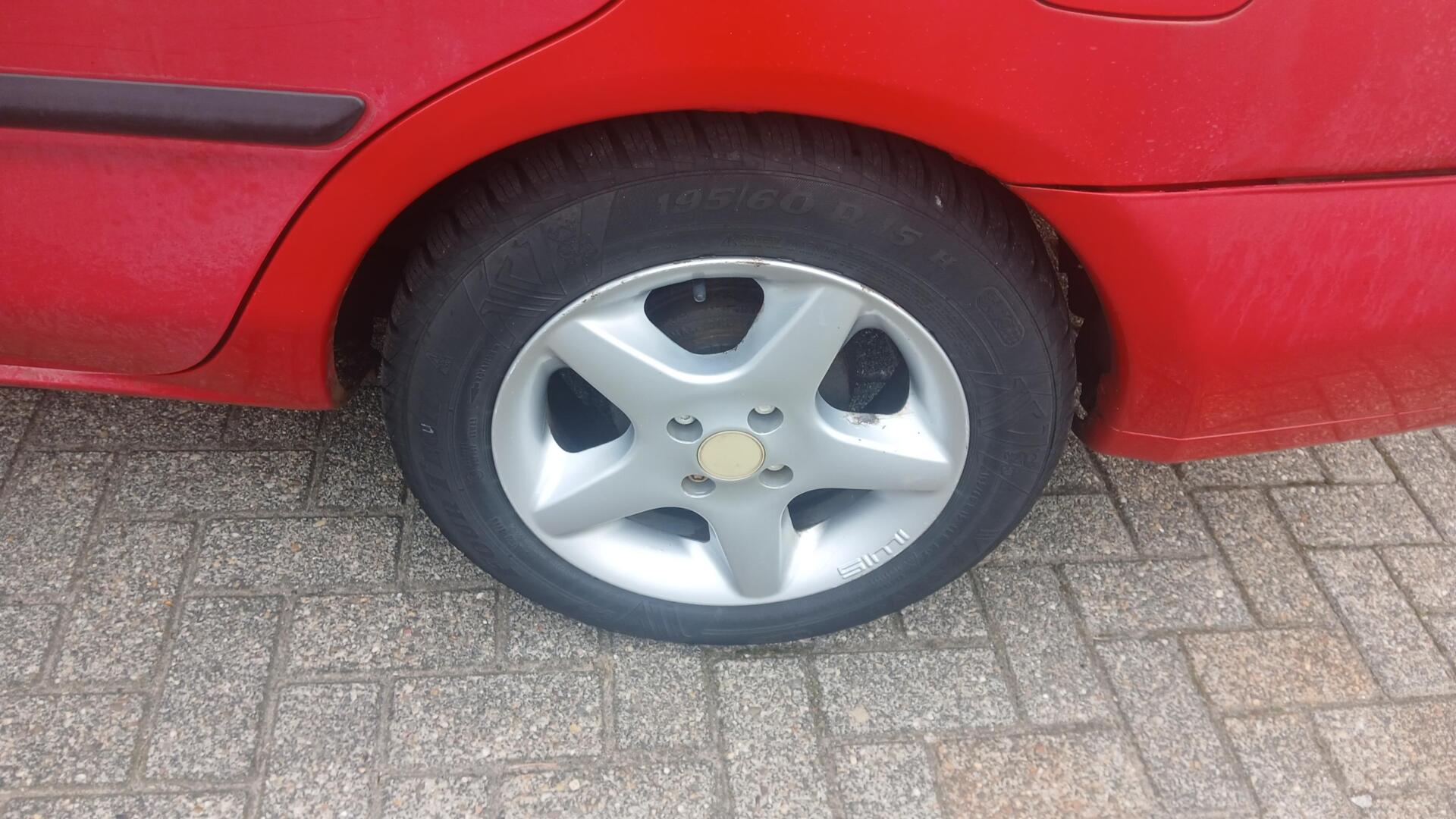 Foto van Mitsubishi Carisma