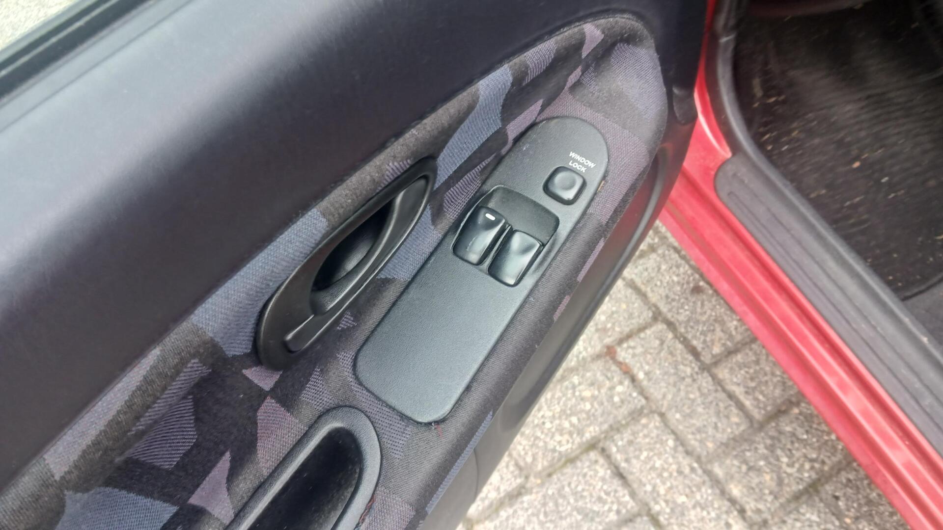 Foto van Mitsubishi Carisma