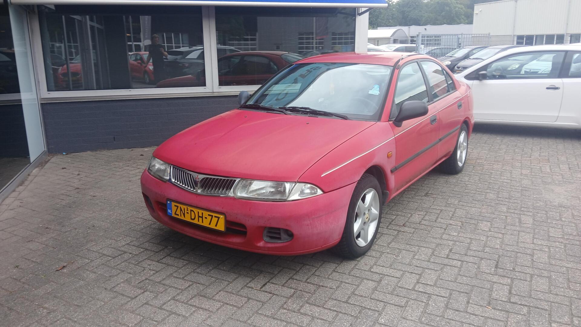 Foto van Mitsubishi Carisma