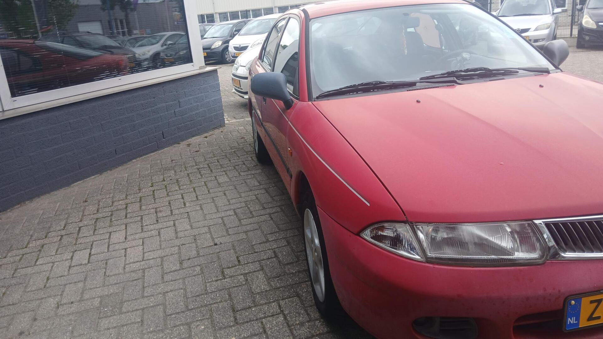 Foto van Mitsubishi Carisma