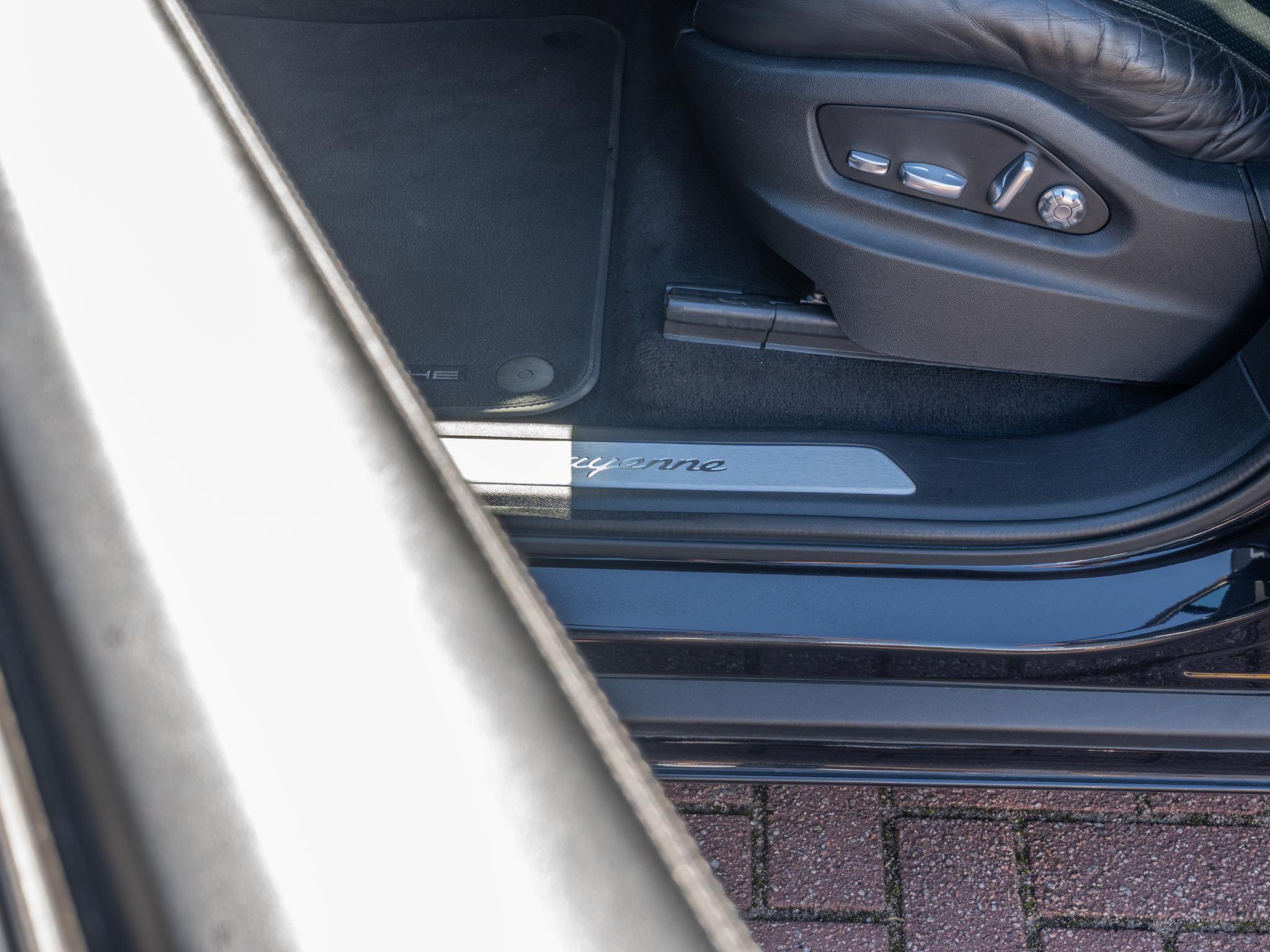 Foto van Porsche Cayenne E-hybrid