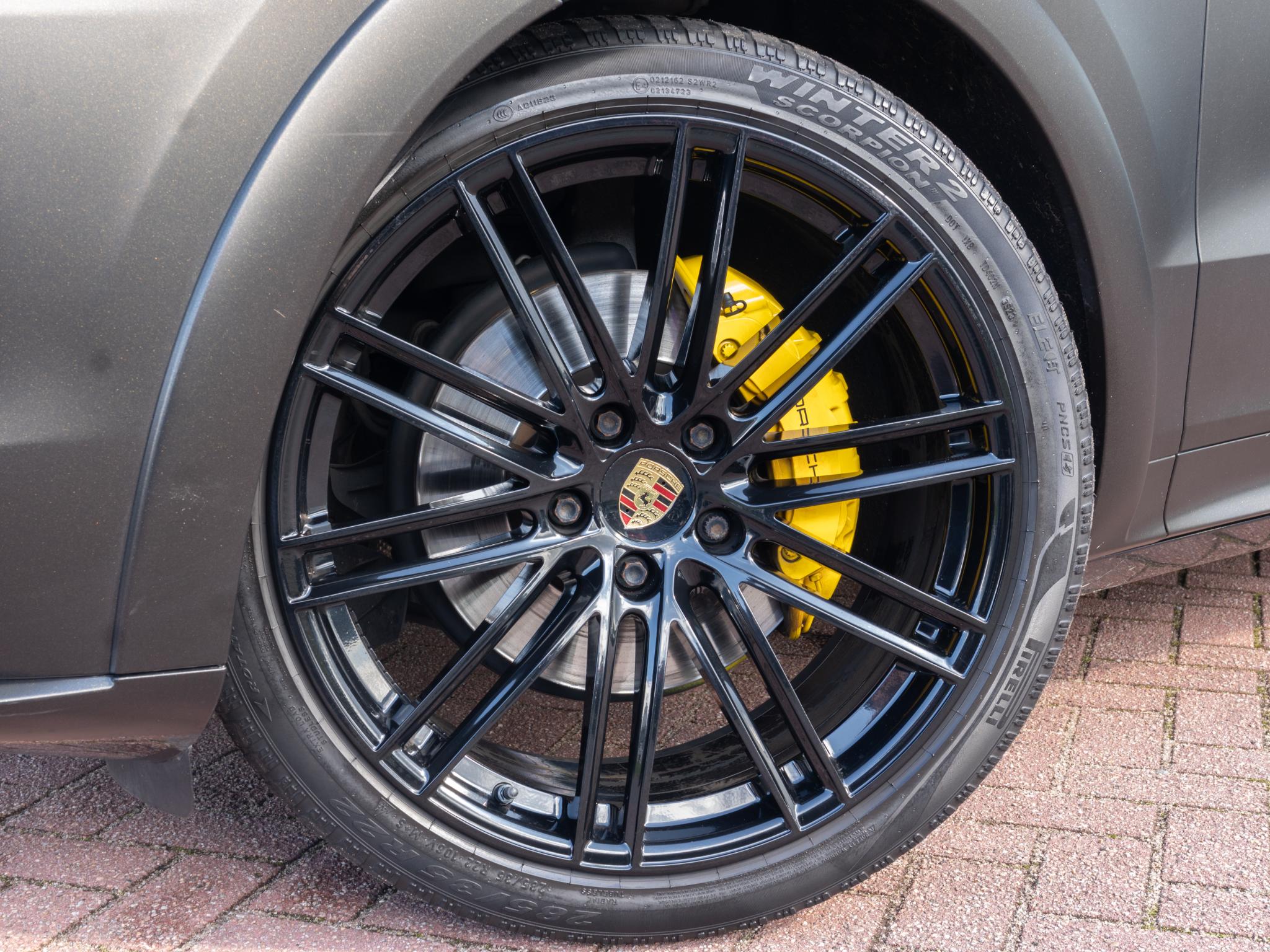 Foto van Porsche Cayenne E-hybrid