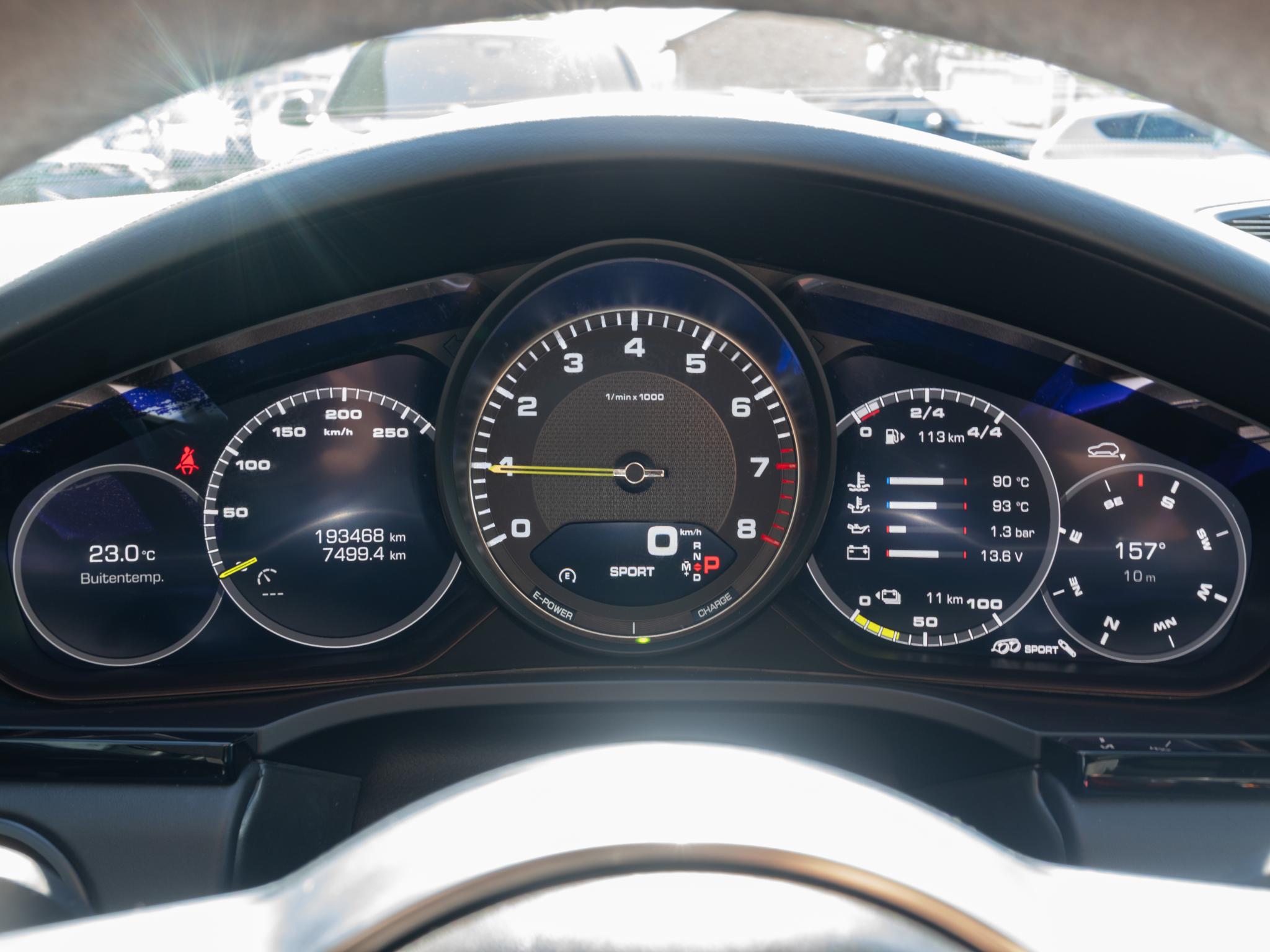 Foto van Porsche Cayenne E-hybrid