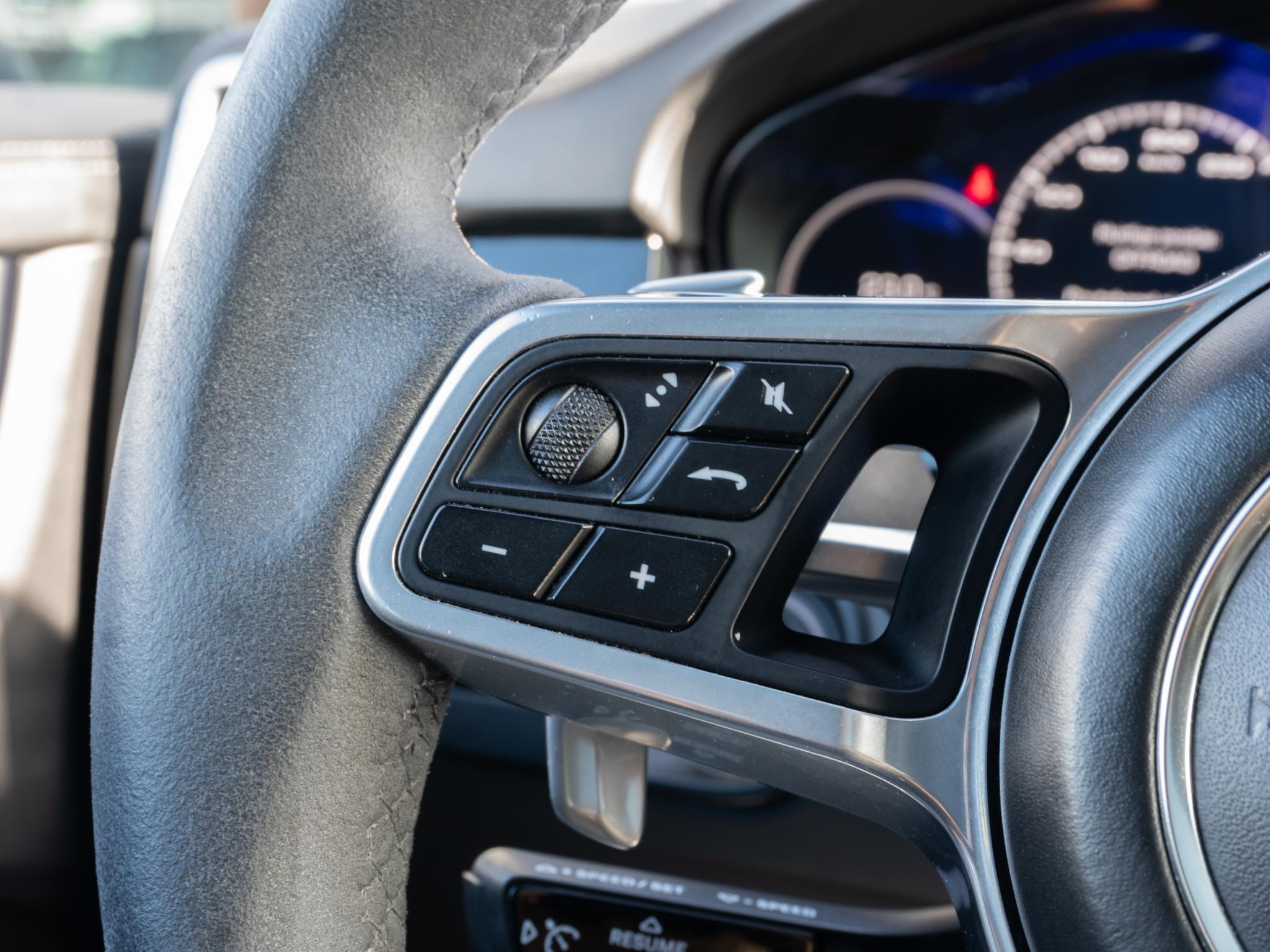 Foto van Porsche Cayenne E-hybrid
