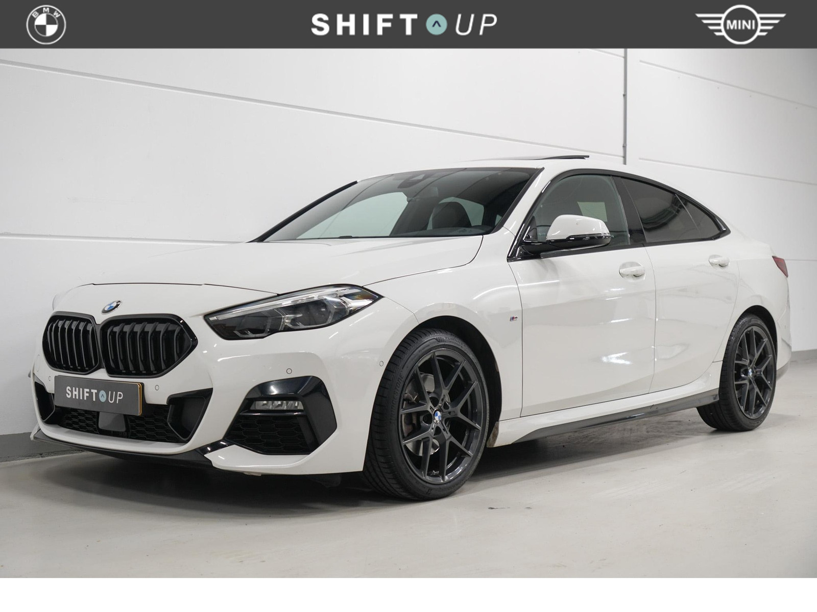 BMW 218i Gran Coupé 218i M-Sport | Panoramadak | Harman Kardon 2021 - voorkant