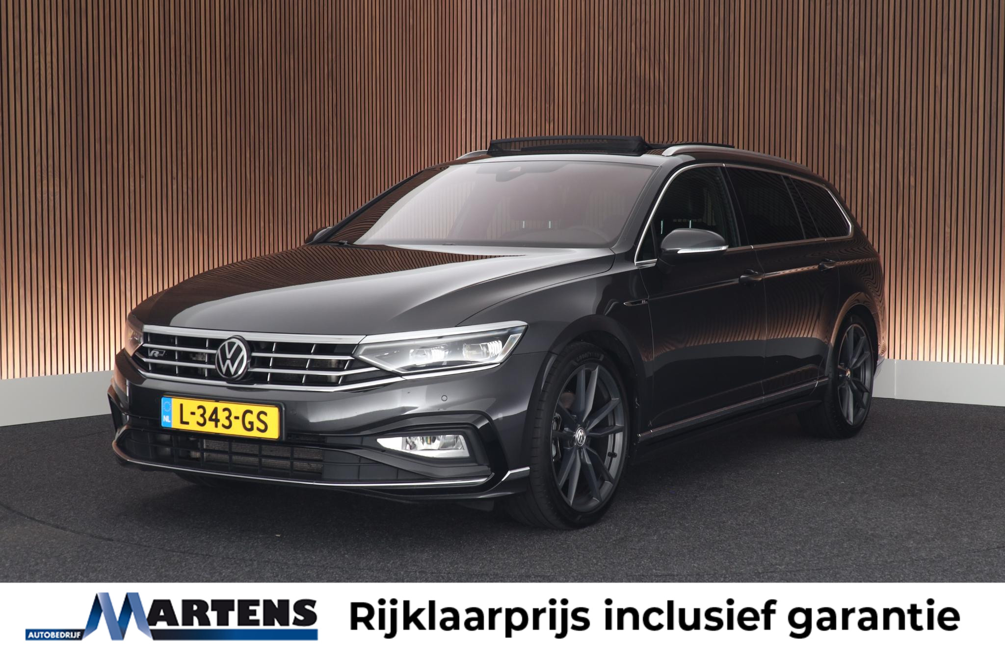 Volkswagen Passat Variant 1.5 TSI R-Line Business + 2021 - voorkant